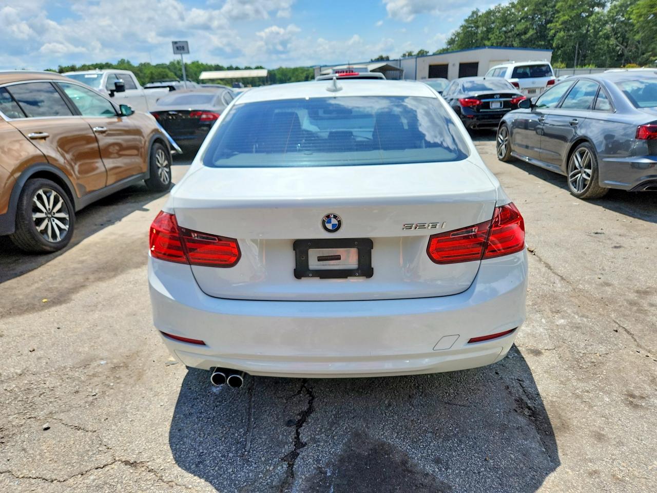 2014 Bmw 328 I Белый vin: WBA3A5G51ENP27874