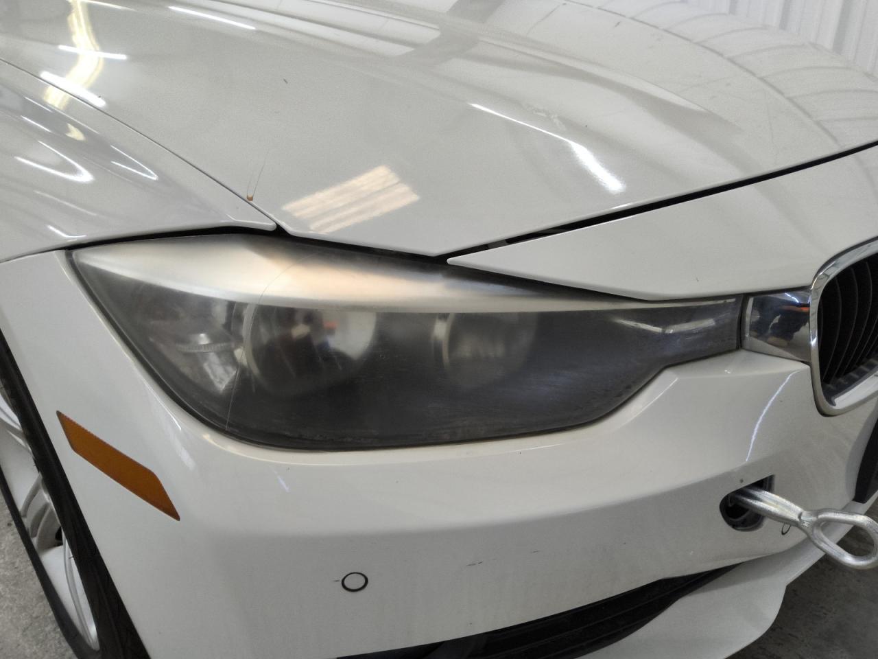2014 Bmw 328 I White vin: WBA3A5G51ENP30726 Damage: Right Head Lamp, Faded, Repair Required