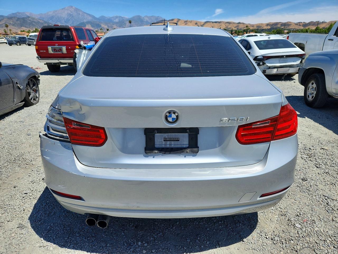2013 Bmw 328 I Серебряный vin: WBA3A5G53DNP24747