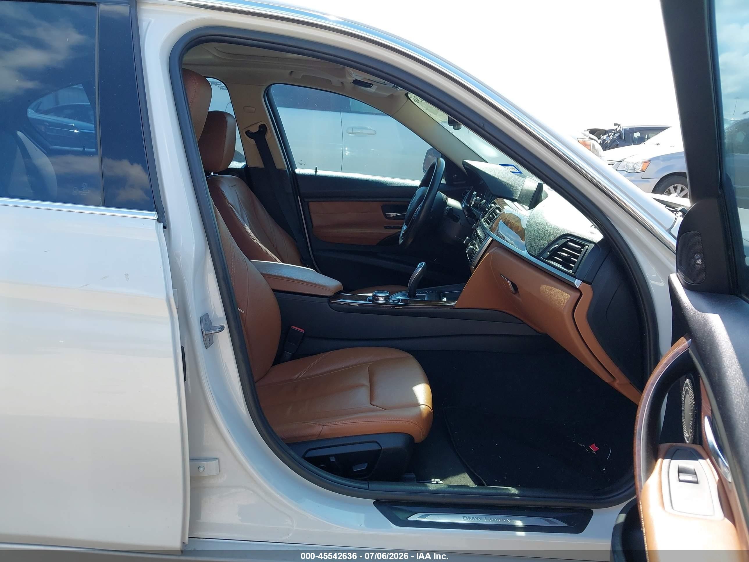 2014 Bmw 328i   White vin: WBA3A5G53ENP28072