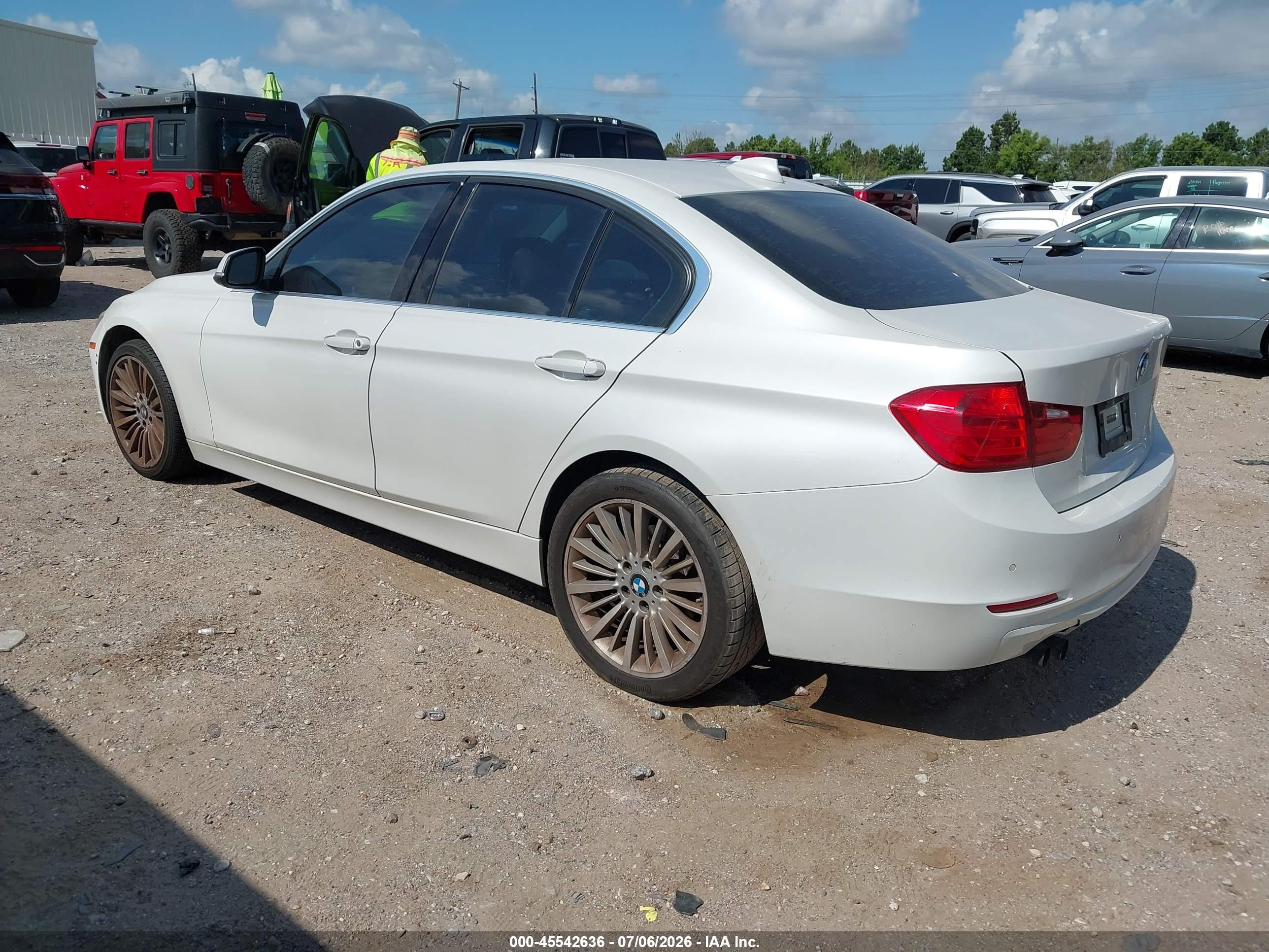2014 Bmw 328i   White vin: WBA3A5G53ENP28072