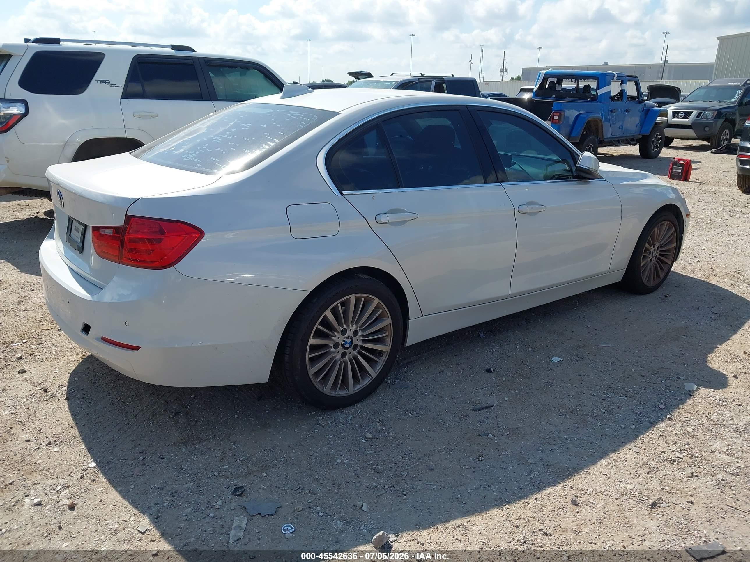 2014 Bmw 328i   White vin: WBA3A5G53ENP28072