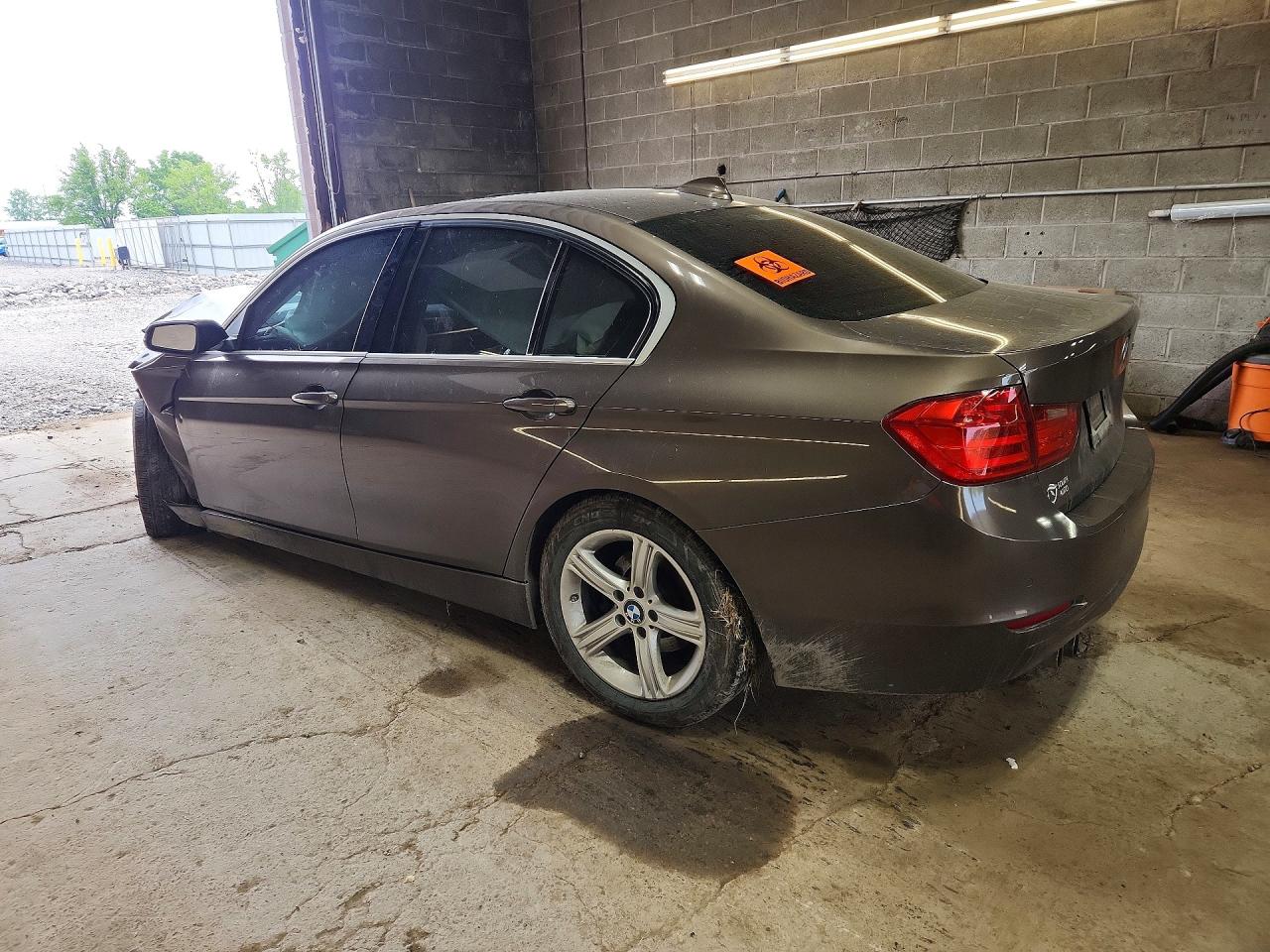 2015 Bmw 328 I Коричневый vin: WBA3A5G53FNP34813