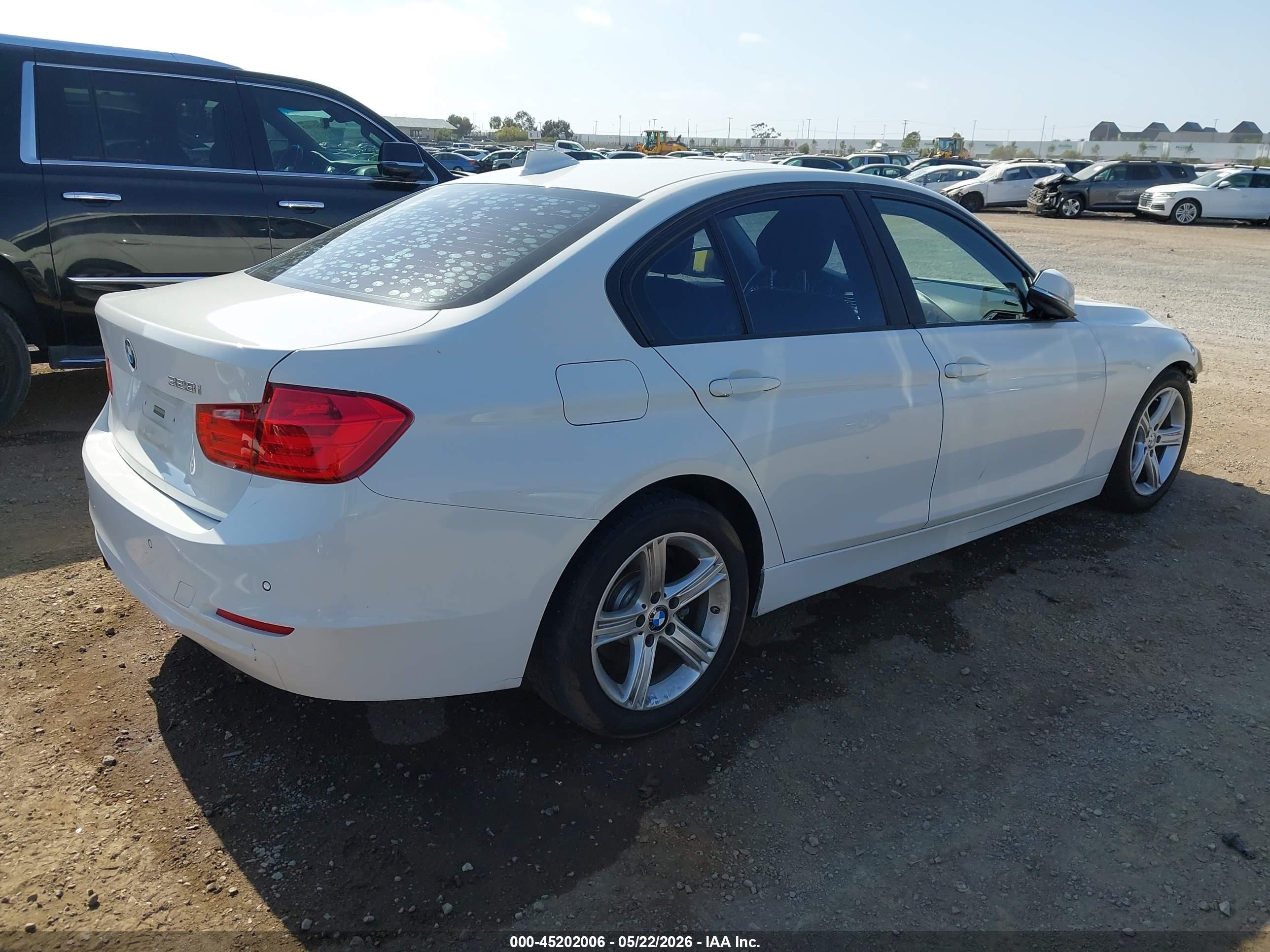 2015 Bmw 328i   White vin: WBA3A5G54FNS90938