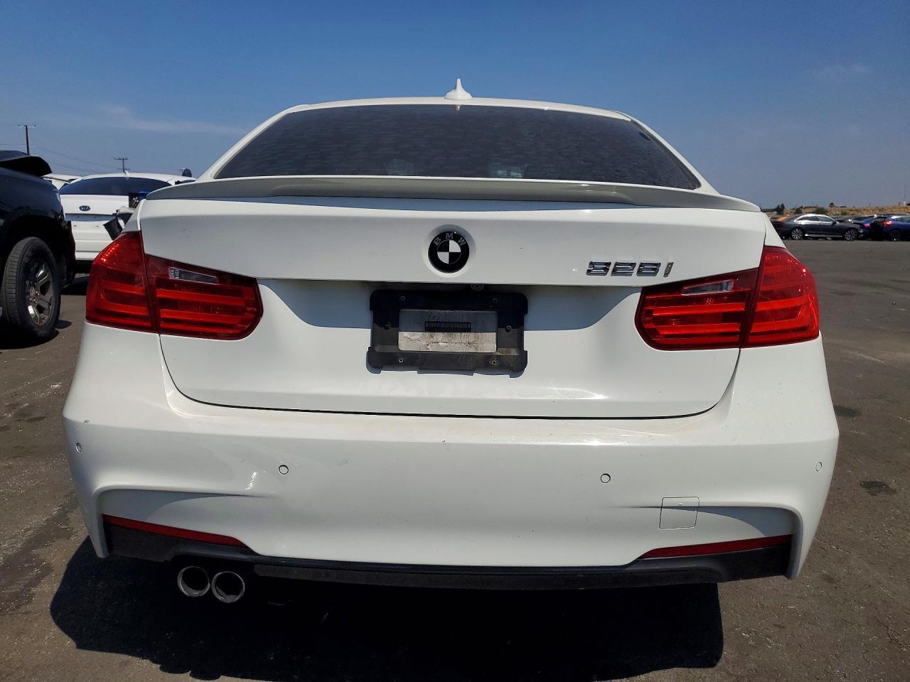 2015 Bmw 328 I Белый vin: WBA3A5G54FNS90969