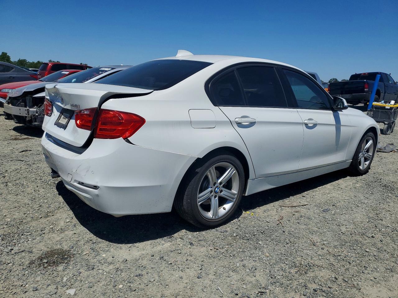 2015 Bmw 328 I Белый vin: WBA3A5G55FNS91046