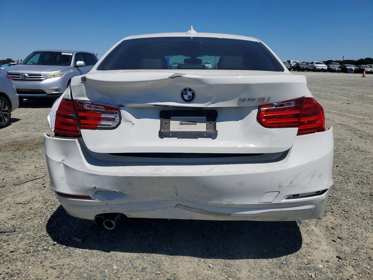 2015 Bmw 328 I Белый vin: WBA3A5G55FNS91046