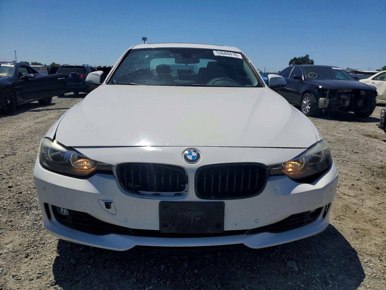 2015 Bmw 328 I Белый vin: WBA3A5G55FNS91046