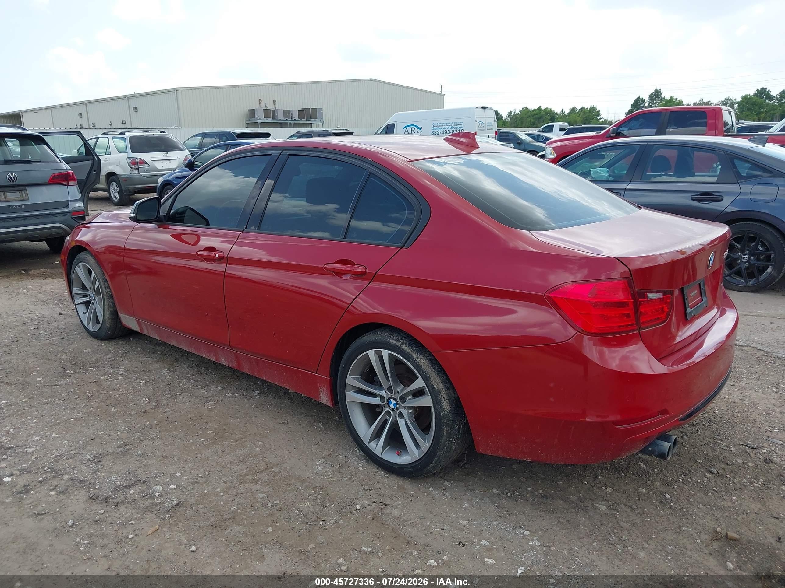 2015 Bmw 328i   Красный vin: WBA3A5G55FNS91841