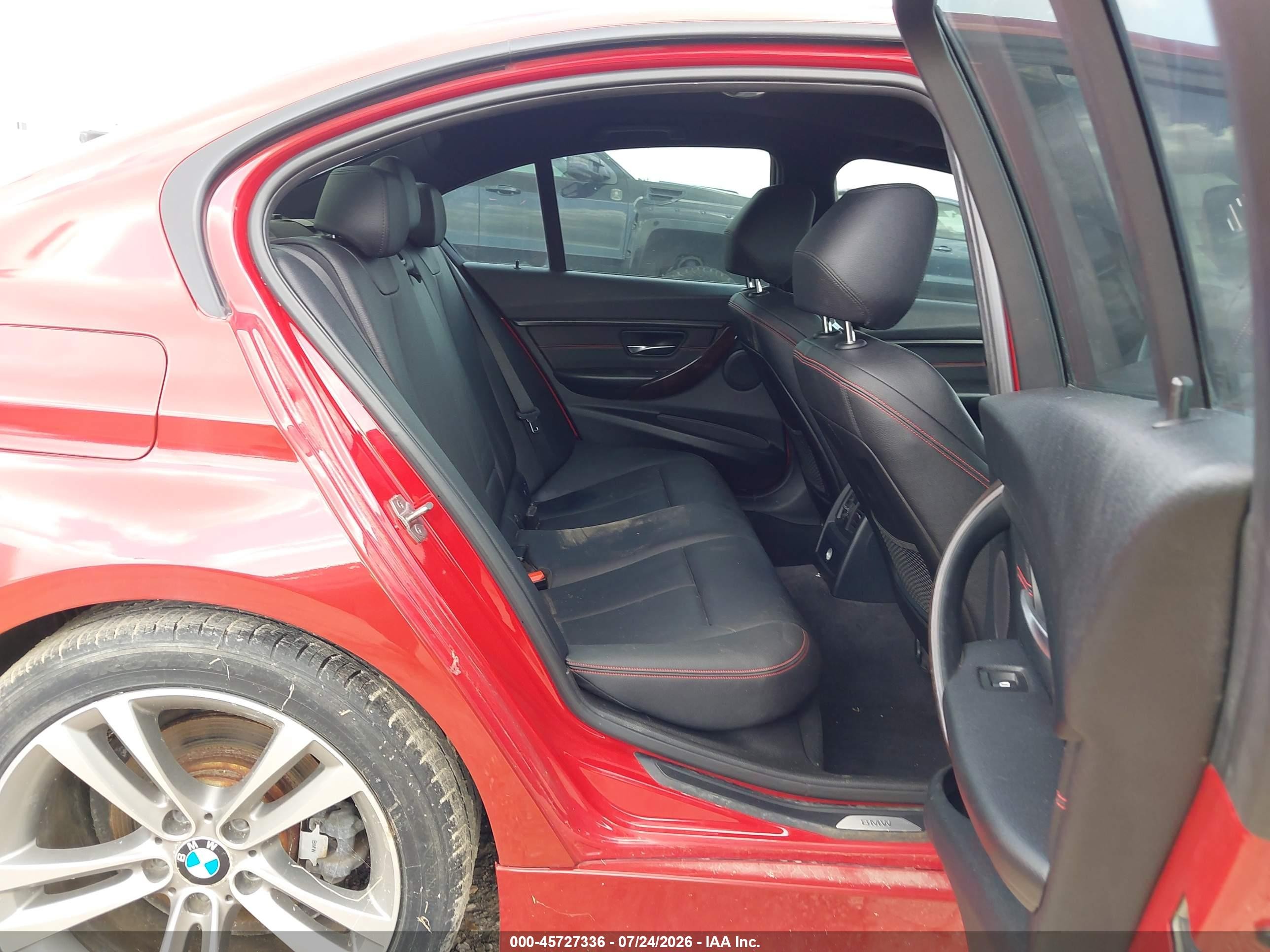 2015 Bmw 328i   Красный vin: WBA3A5G55FNS91841