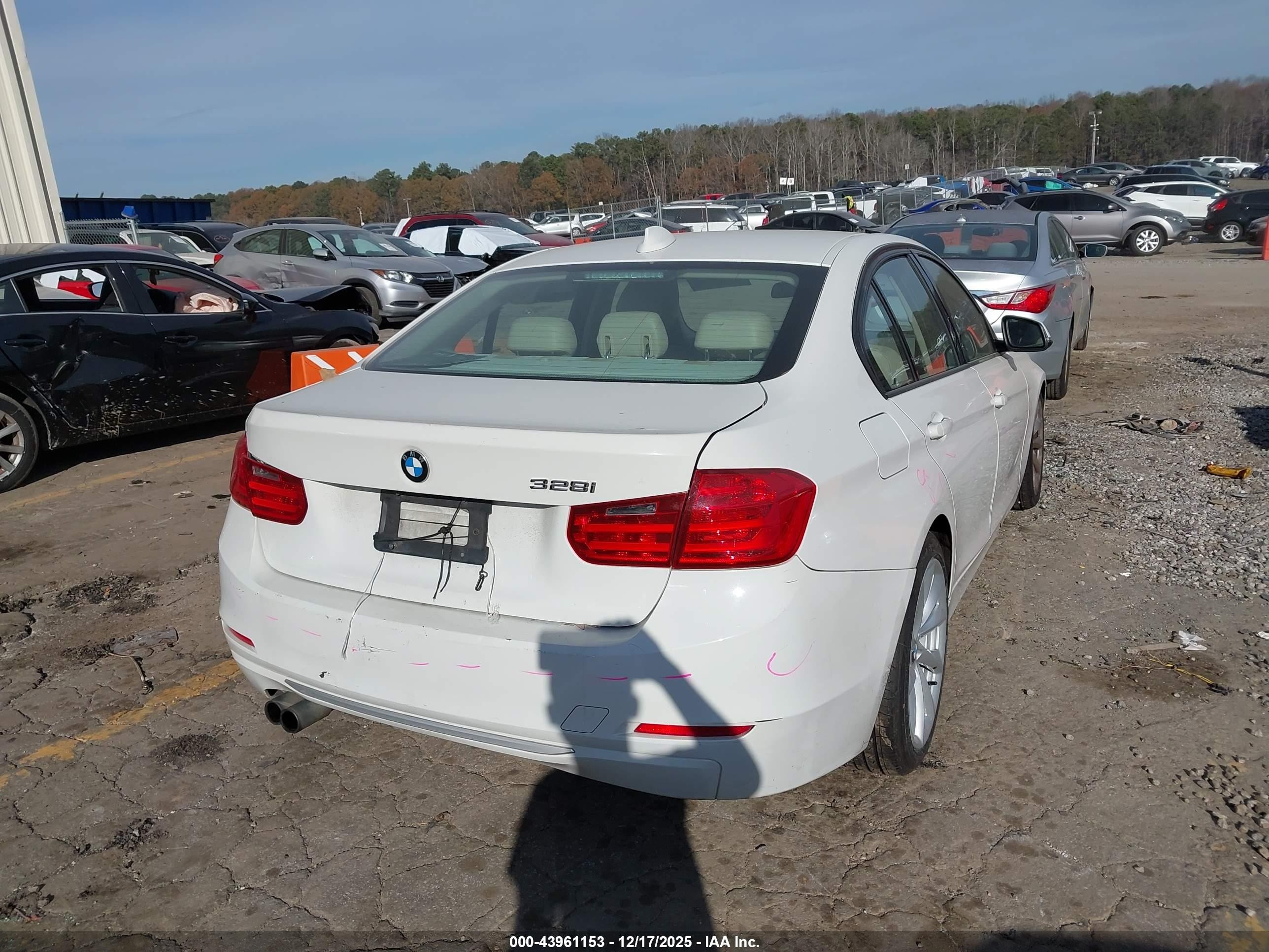 2013 Bmw 328i   Белый vin: WBA3A5G58DNP23920