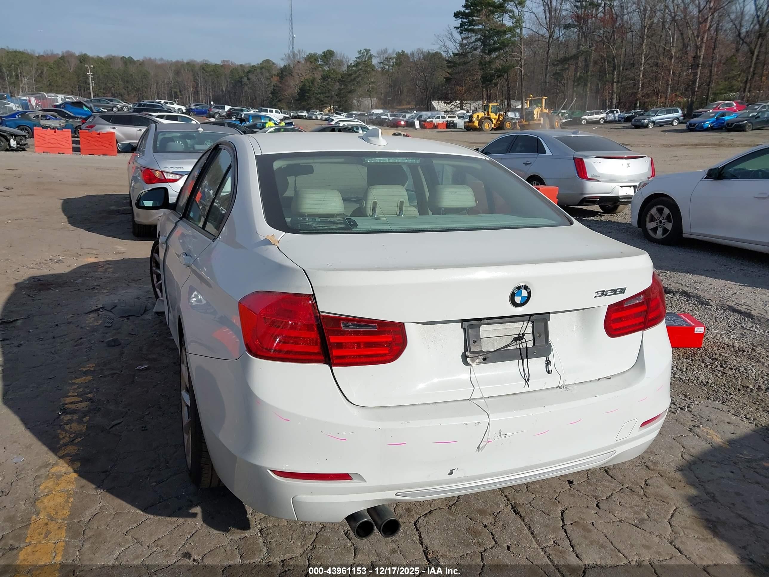 2013 Bmw 328i   Белый vin: WBA3A5G58DNP23920