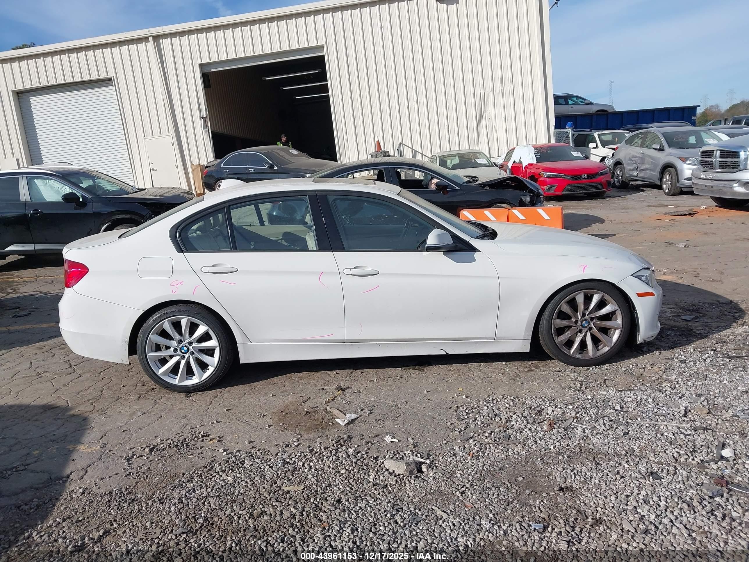 2013 Bmw 328i   Белый vin: WBA3A5G58DNP23920