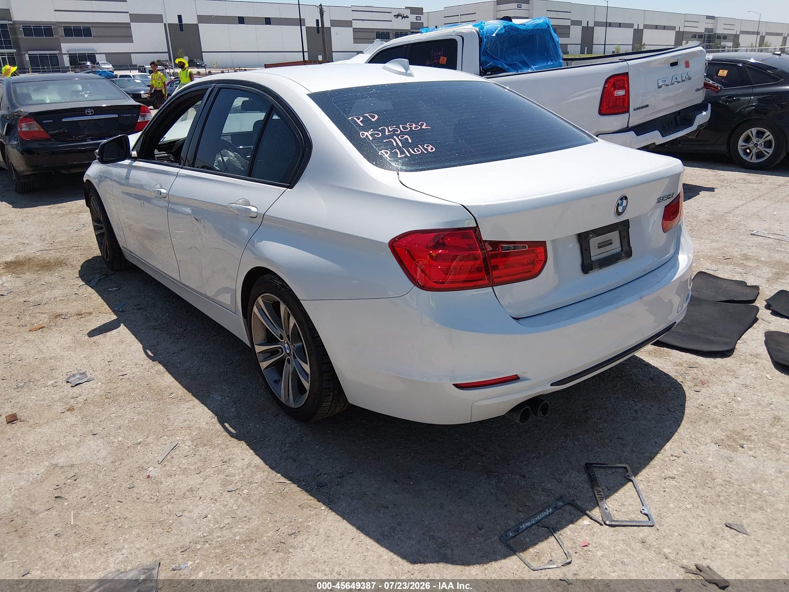 2013 Bmw 328i   White vin: WBA3A5G5XDNP21618
