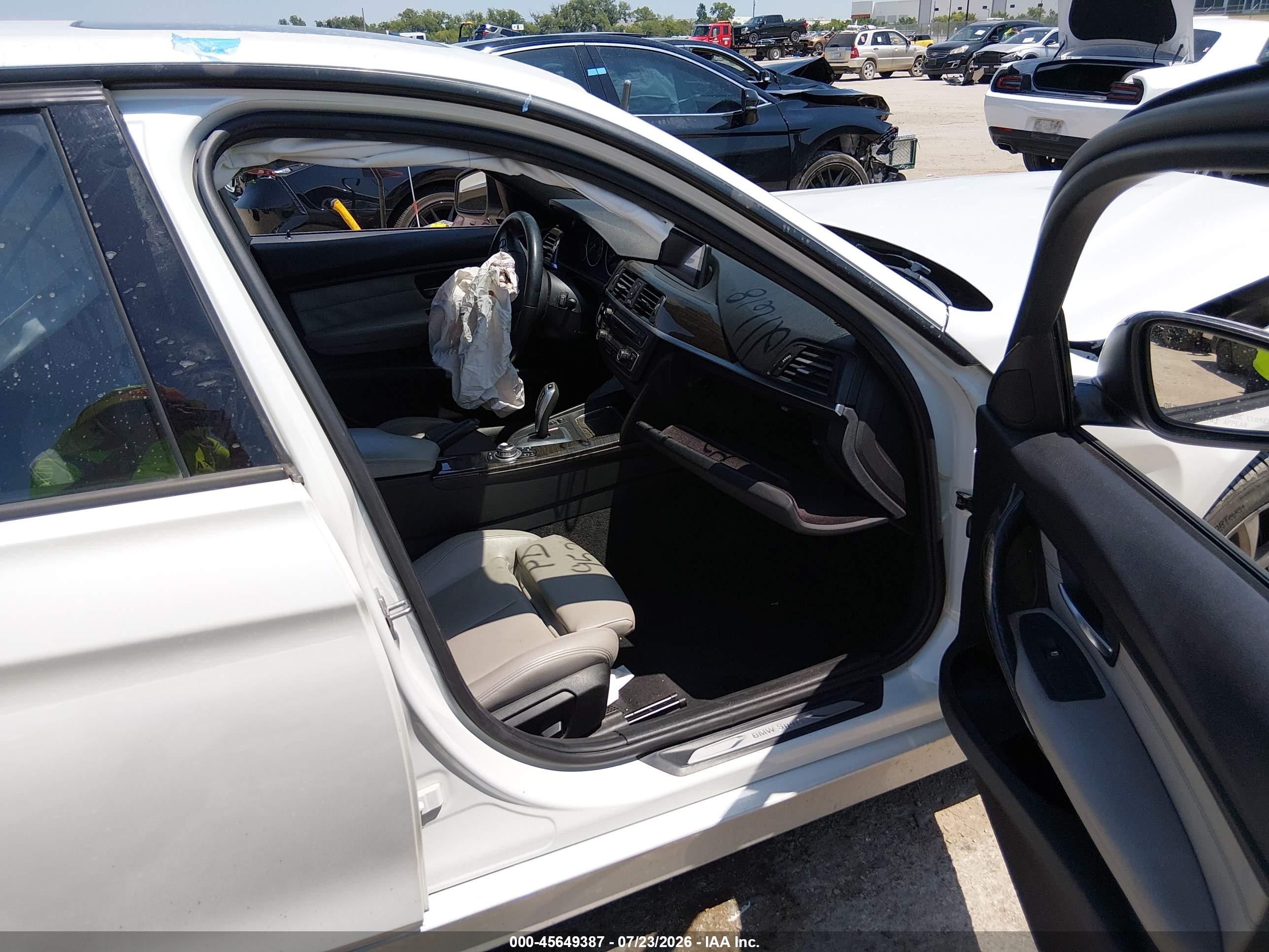 2013 Bmw 328i   White vin: WBA3A5G5XDNP21618