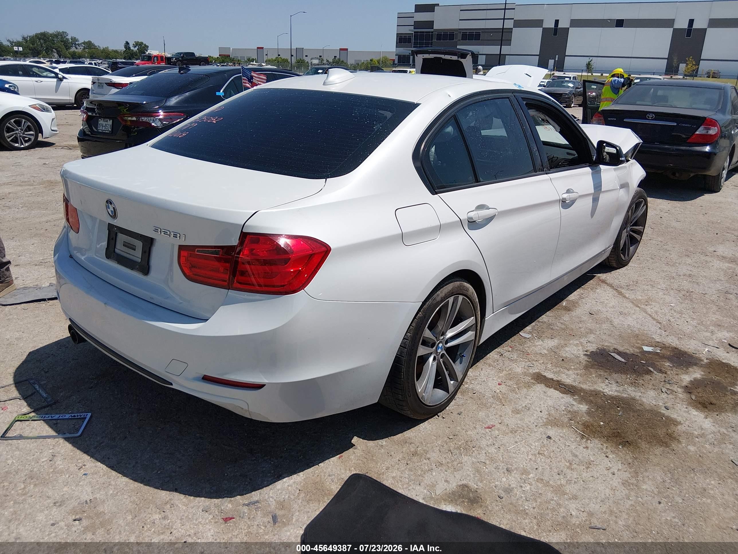 2013 Bmw 328i   White vin: WBA3A5G5XDNP21618