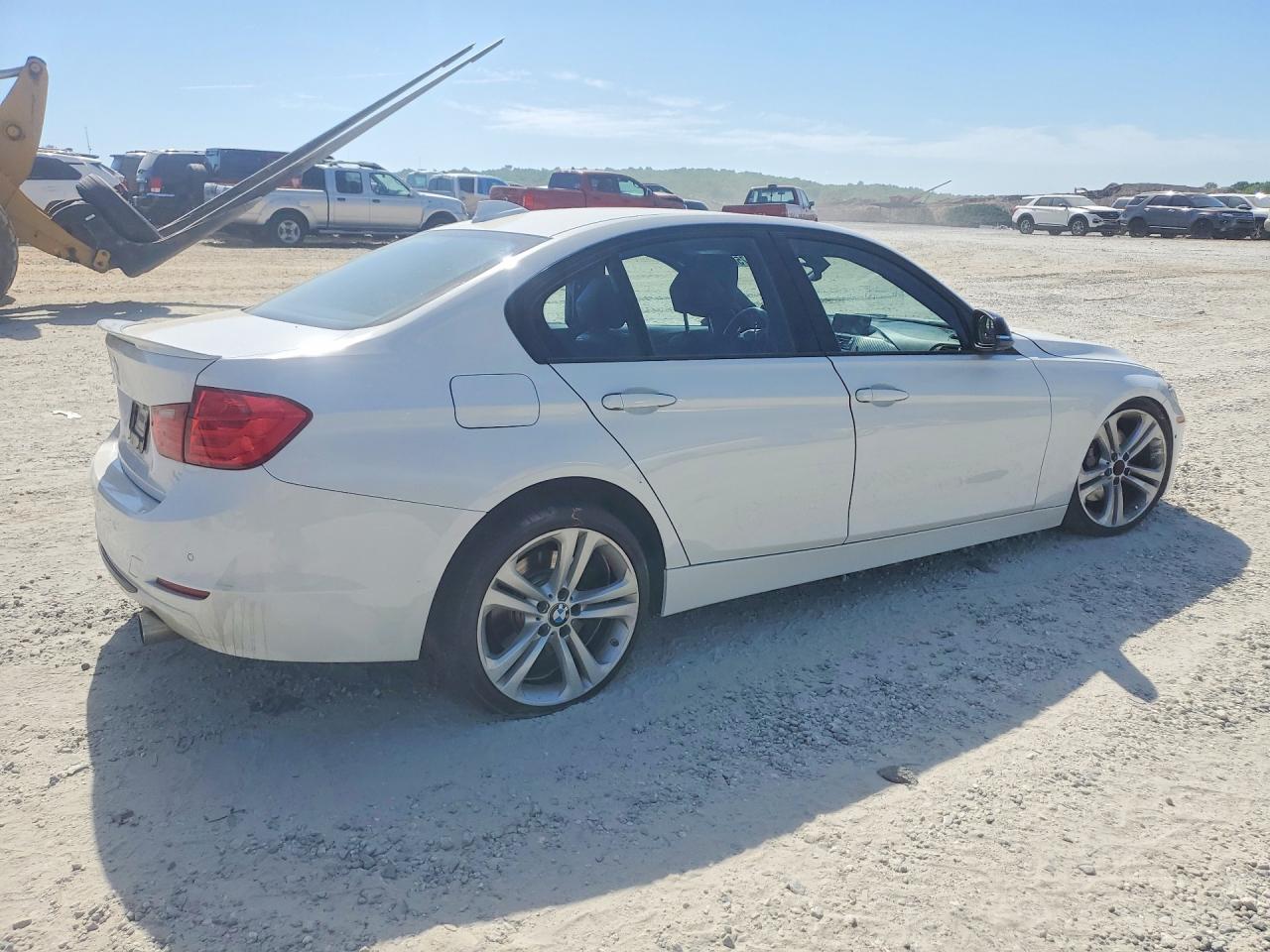 2013 Bmw 335 I White vin: WBA3A9C50DF475573