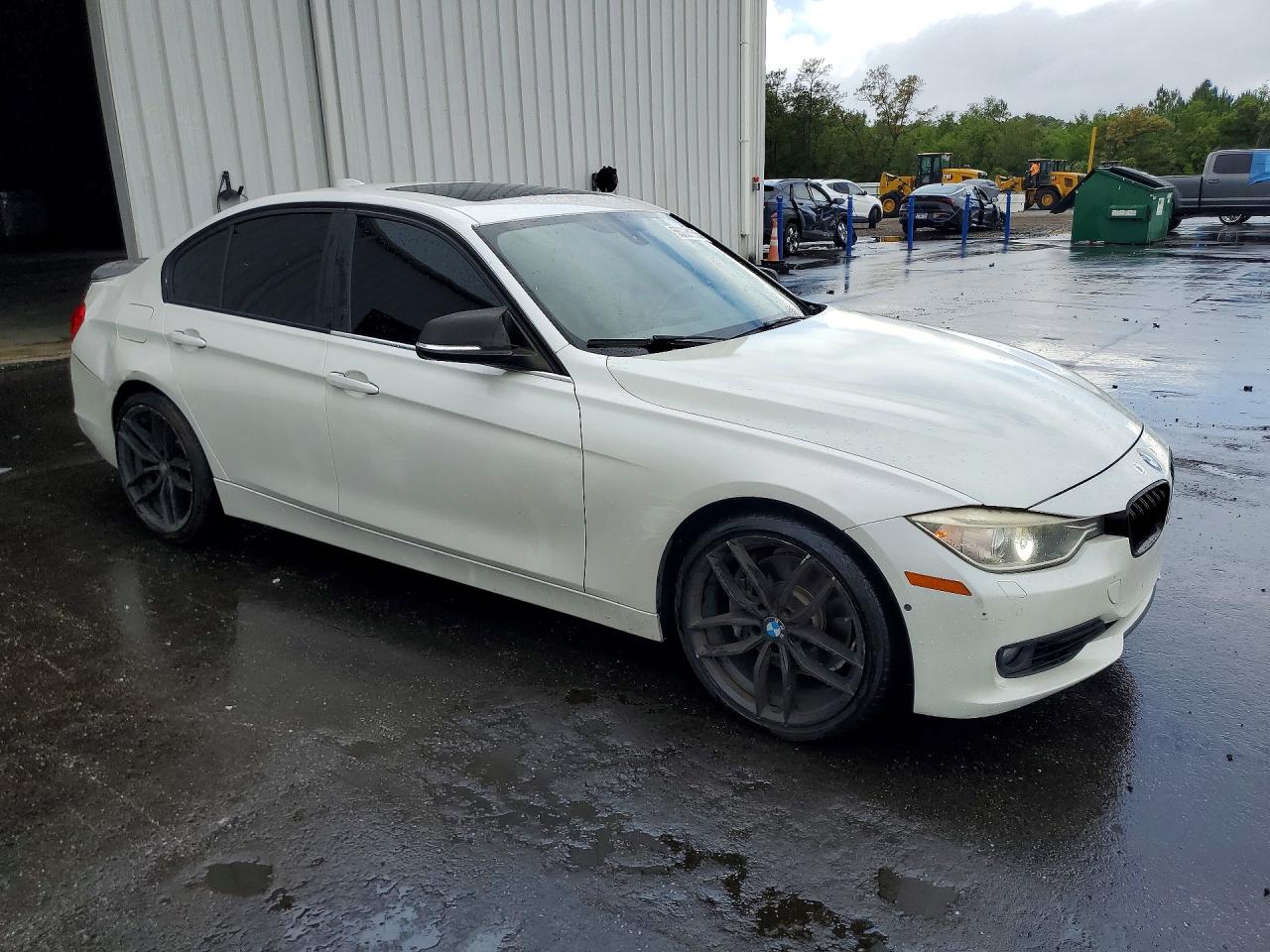 2013 Bmw 335 I White vin: WBA3A9C51DF475940