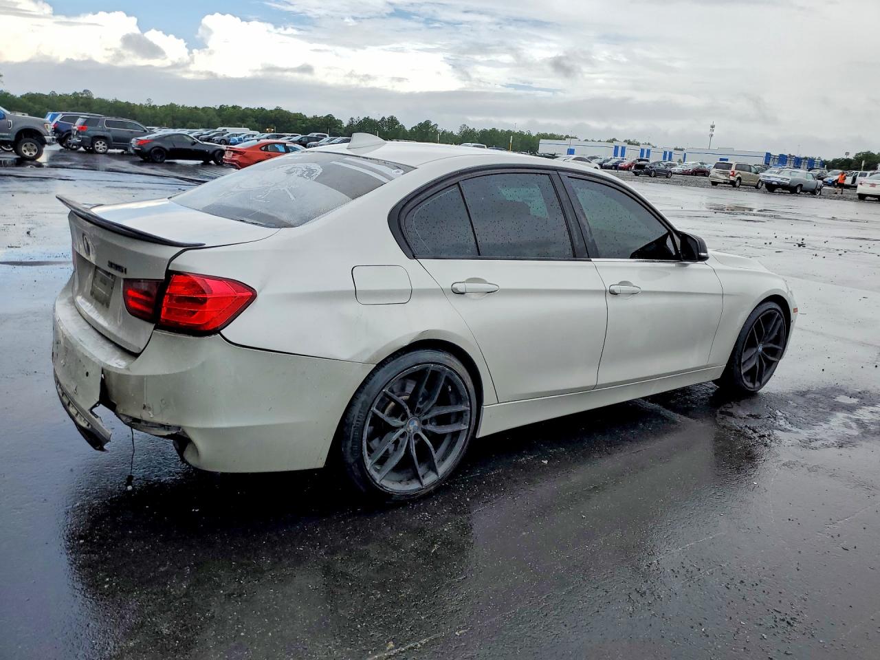 2013 Bmw 335 I White vin: WBA3A9C51DF475940