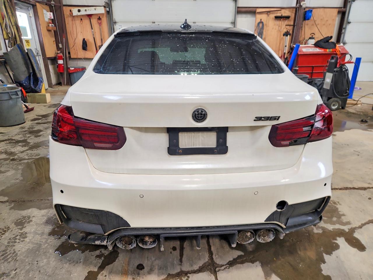 2012 Bmw 335 I Белый vin: WBA3A9C56CFX59823