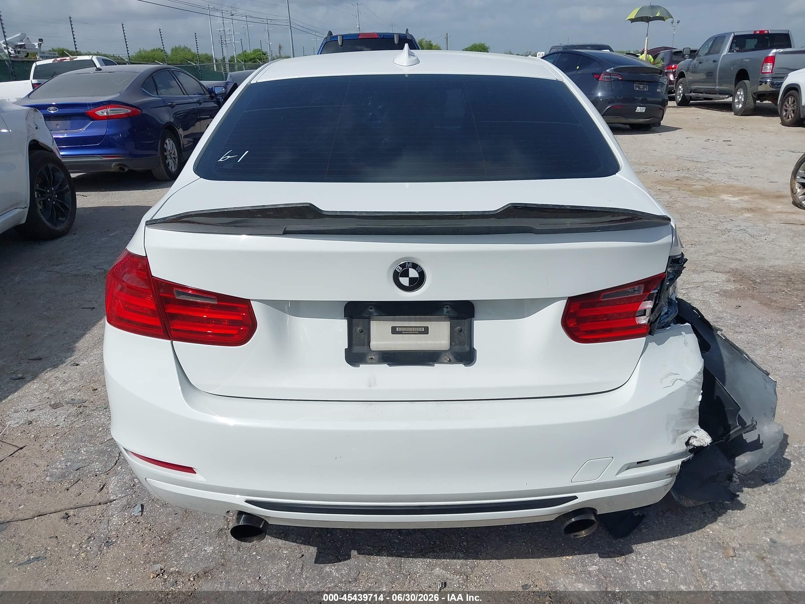 2013 Bmw 335i   White vin: WBA3A9C59DF475930