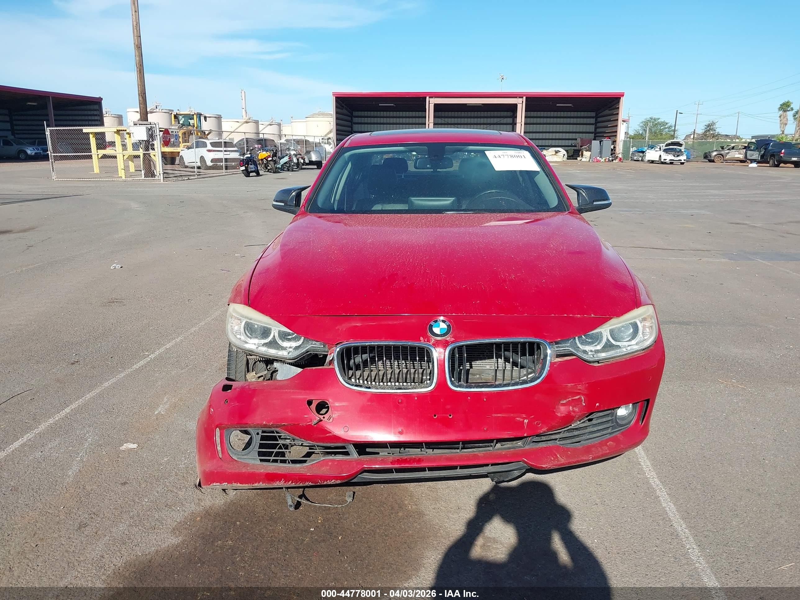 2013 Bmw 335i   Red vin: WBA3A9G53DNP36033