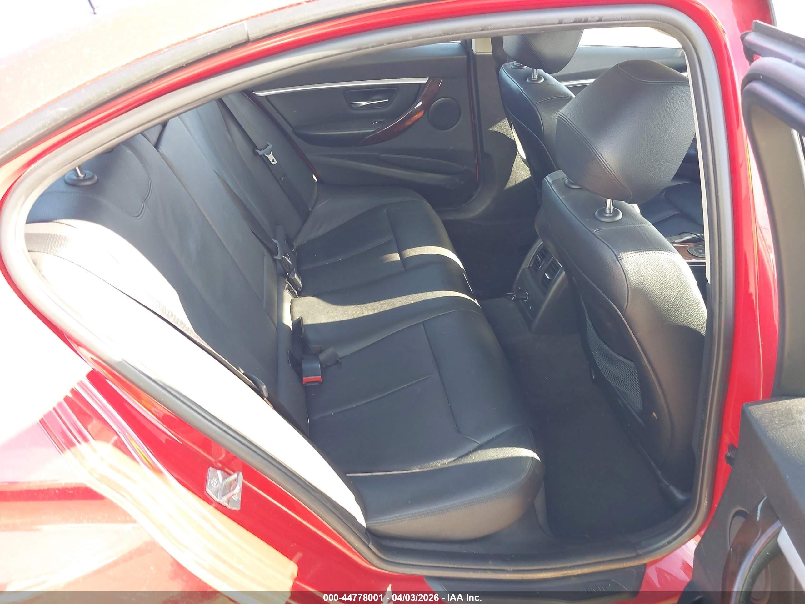 2013 Bmw 335i   Red vin: WBA3A9G53DNP36033