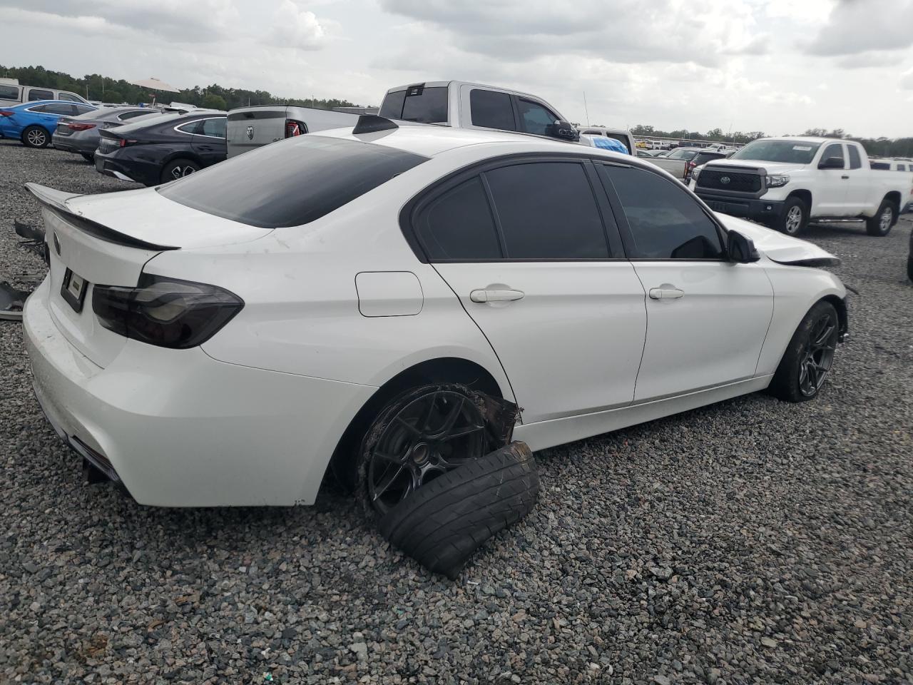 2013 Bmw 128i 2d I White vin: WBA3A9G57DNP36231