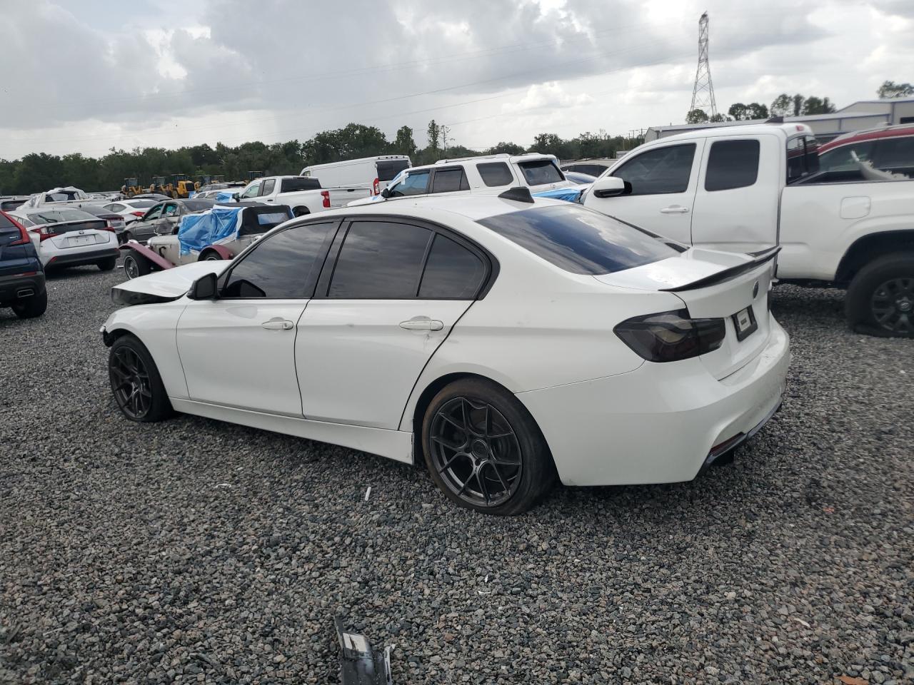 2013 Bmw 128i 2d I White vin: WBA3A9G57DNP36231