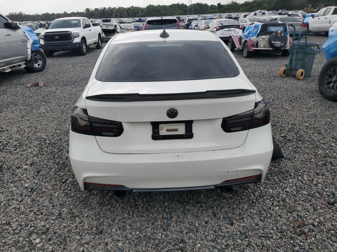 2013 Bmw 128i 2d I White vin: WBA3A9G57DNP36231
