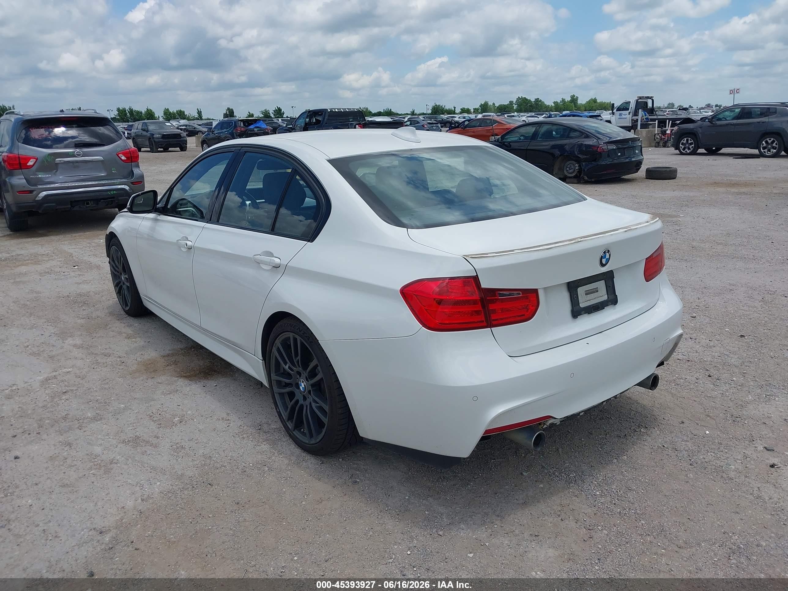 2014 Bmw 335i   White vin: WBA3A9G58ENS64428