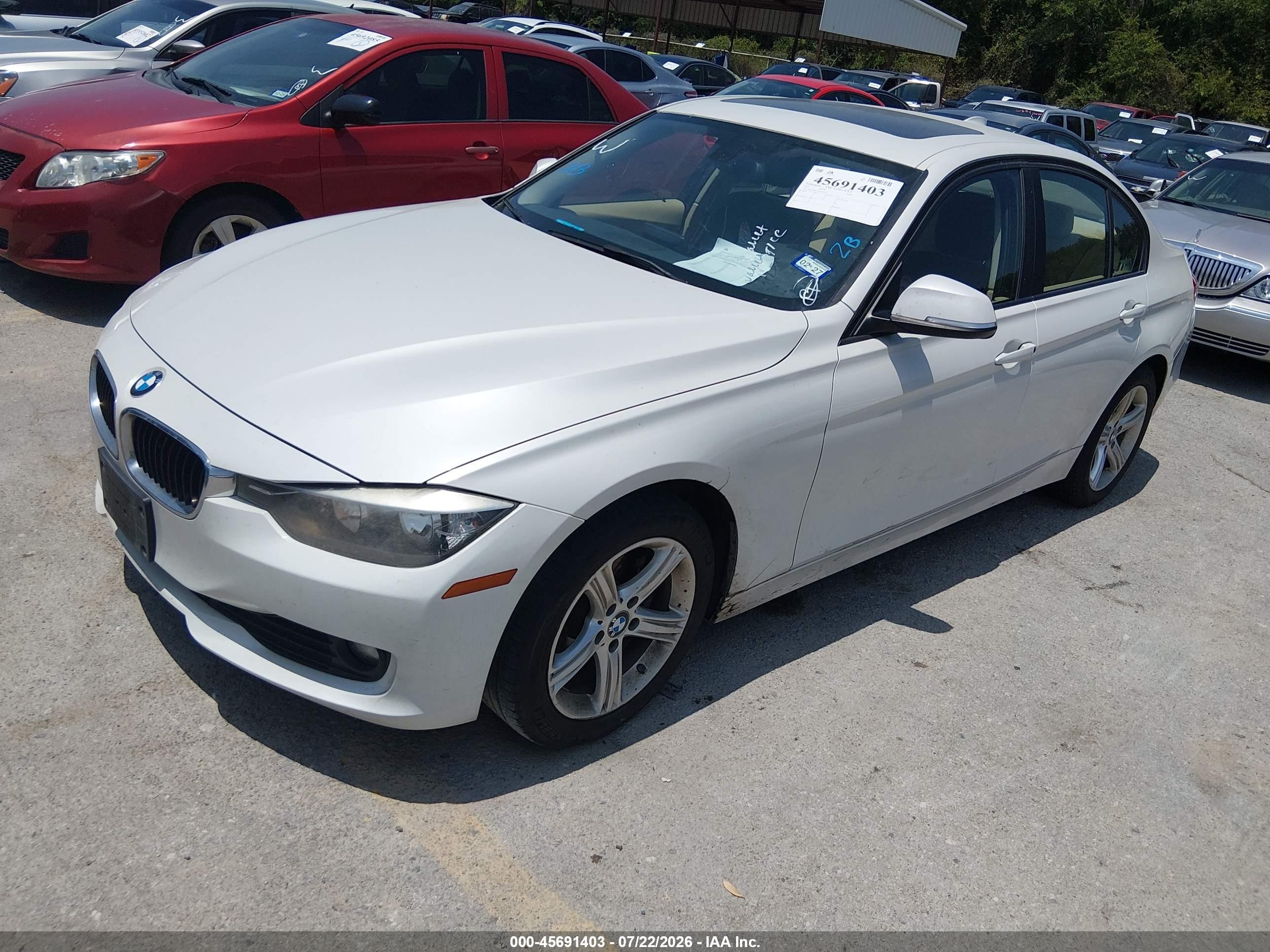 2013 Bmw 320i   White vin: WBA3B1C50DF461817