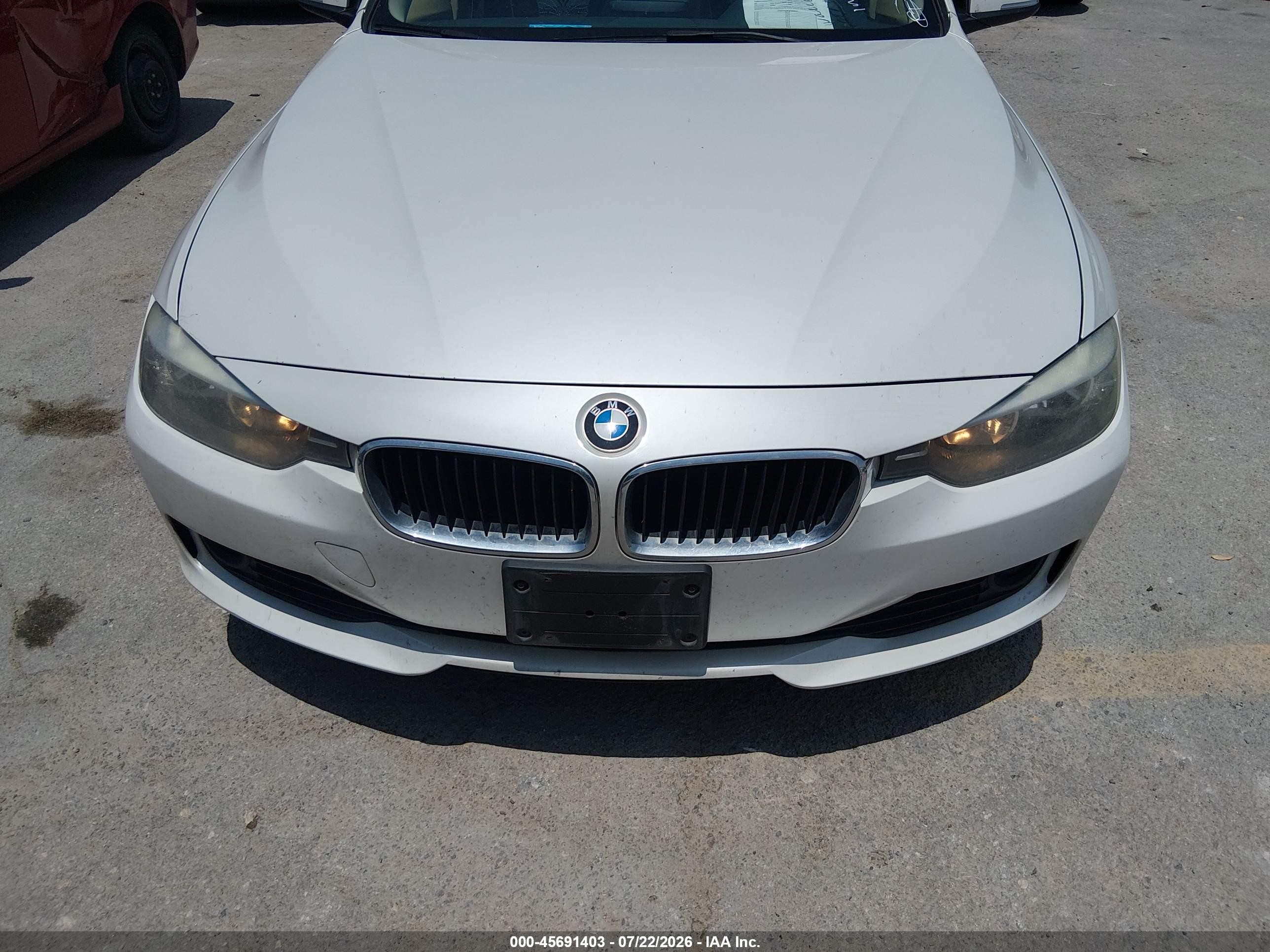 2013 Bmw 320i   White vin: WBA3B1C50DF461817
