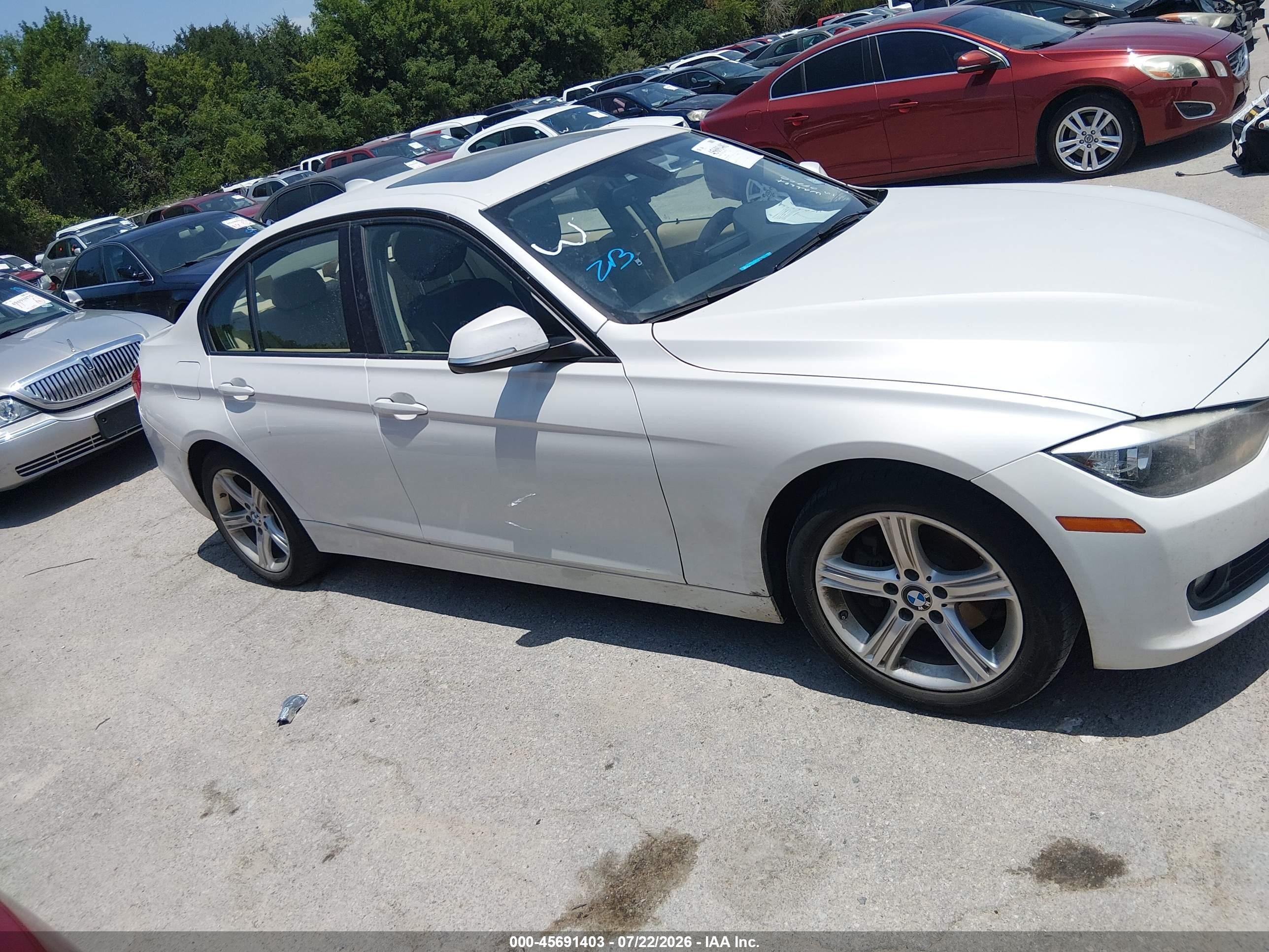2013 Bmw 320i   White vin: WBA3B1C50DF461817