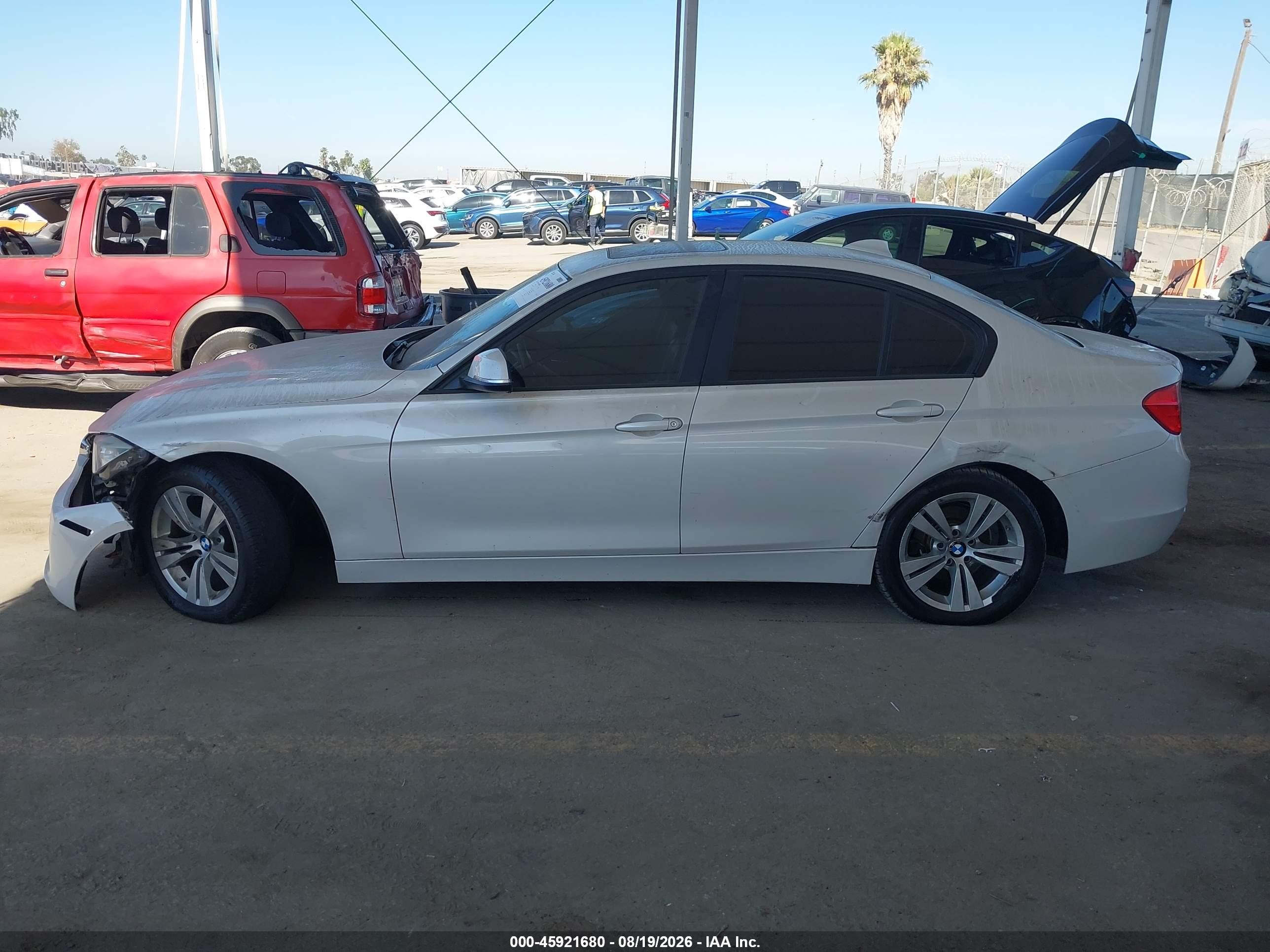 2014 Bmw 320i   White vin: WBA3B1C50EK133502