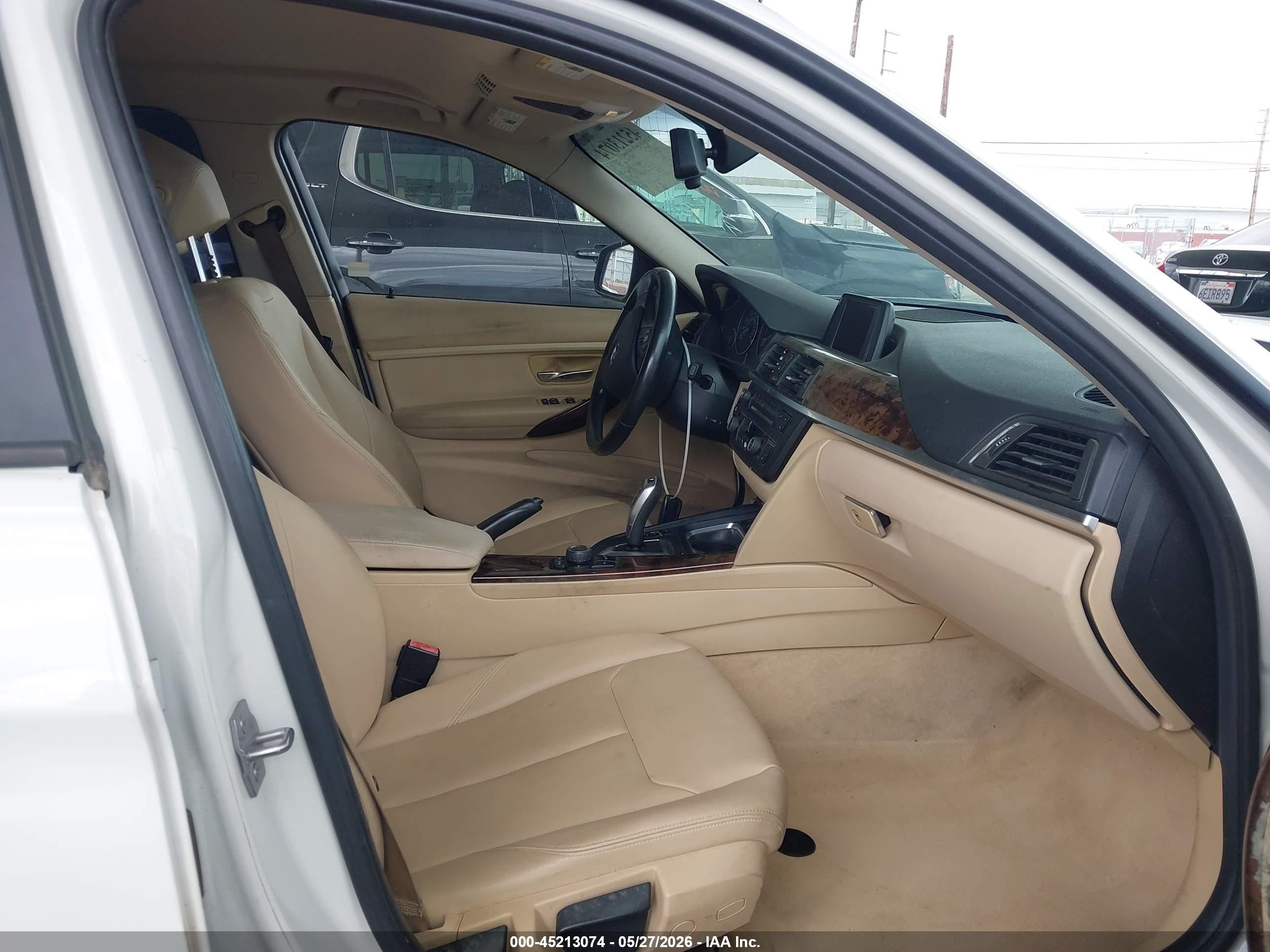 2014 Bmw 320i   White vin: WBA3B1C51EP679261