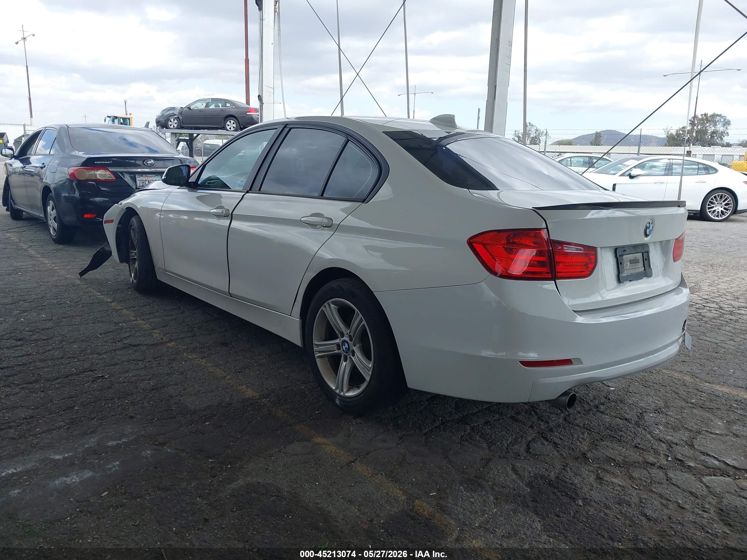 2014 Bmw 320i   White vin: WBA3B1C51EP679261