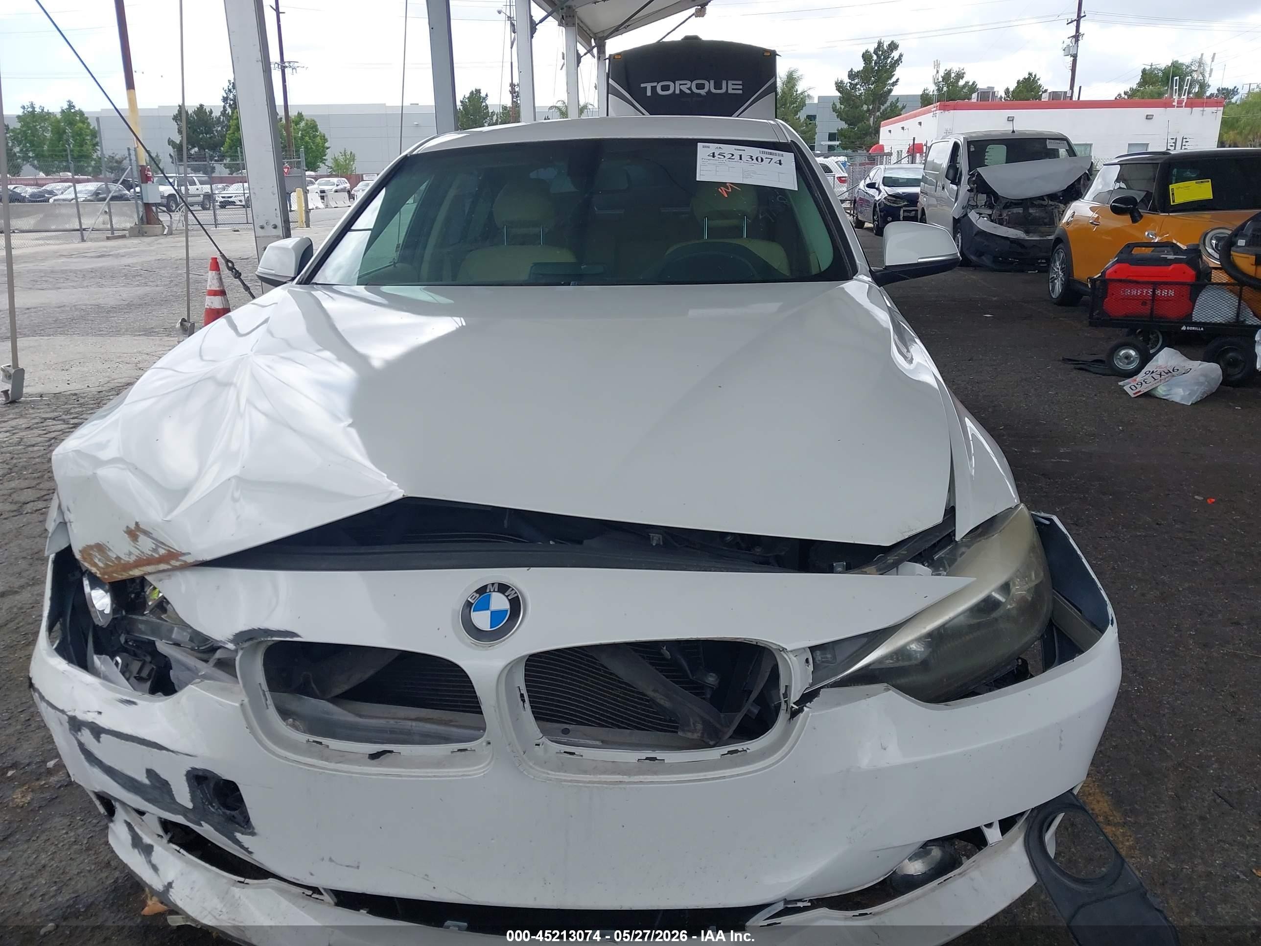 2014 Bmw 320i   White vin: WBA3B1C51EP679261