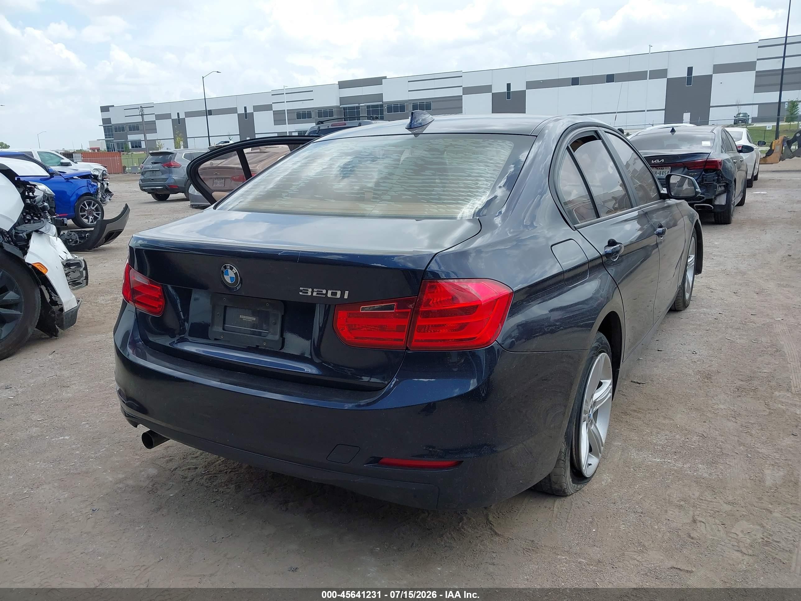 2014 Bmw 320i   Blue vin: WBA3B1C51EP680510