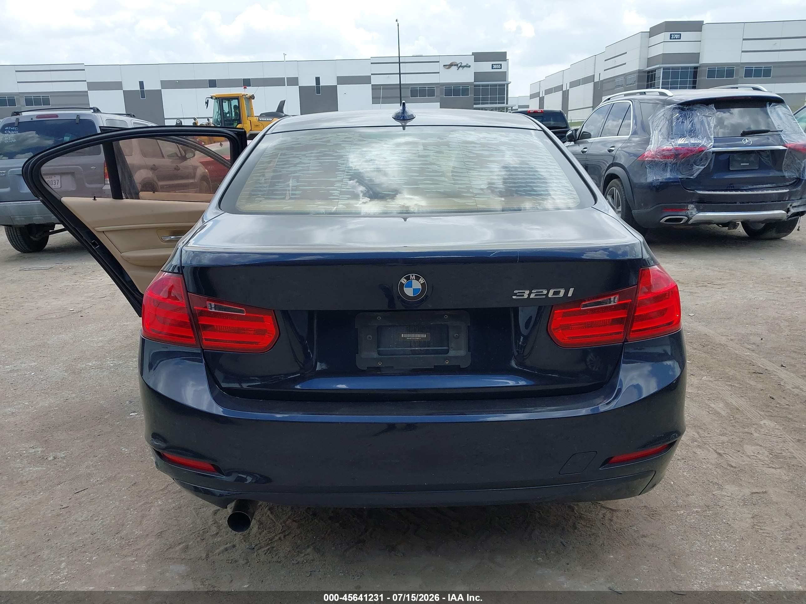 2014 Bmw 320i   Blue vin: WBA3B1C51EP680510