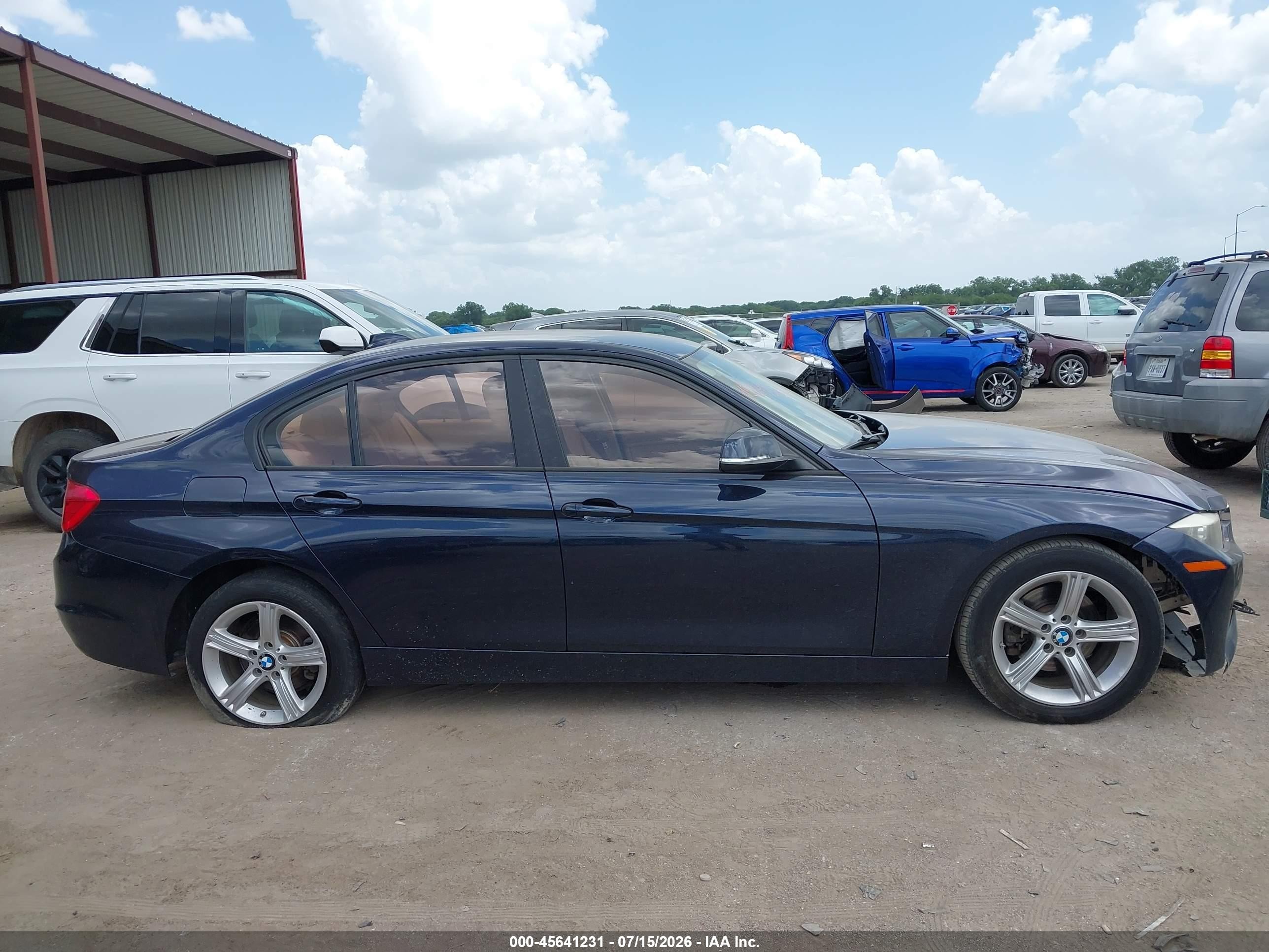 2014 Bmw 320i   Blue vin: WBA3B1C51EP680510