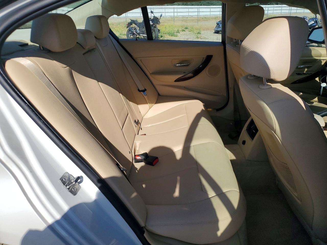 2013 Bmw 320 I White vin: WBA3B1C52DF462872
