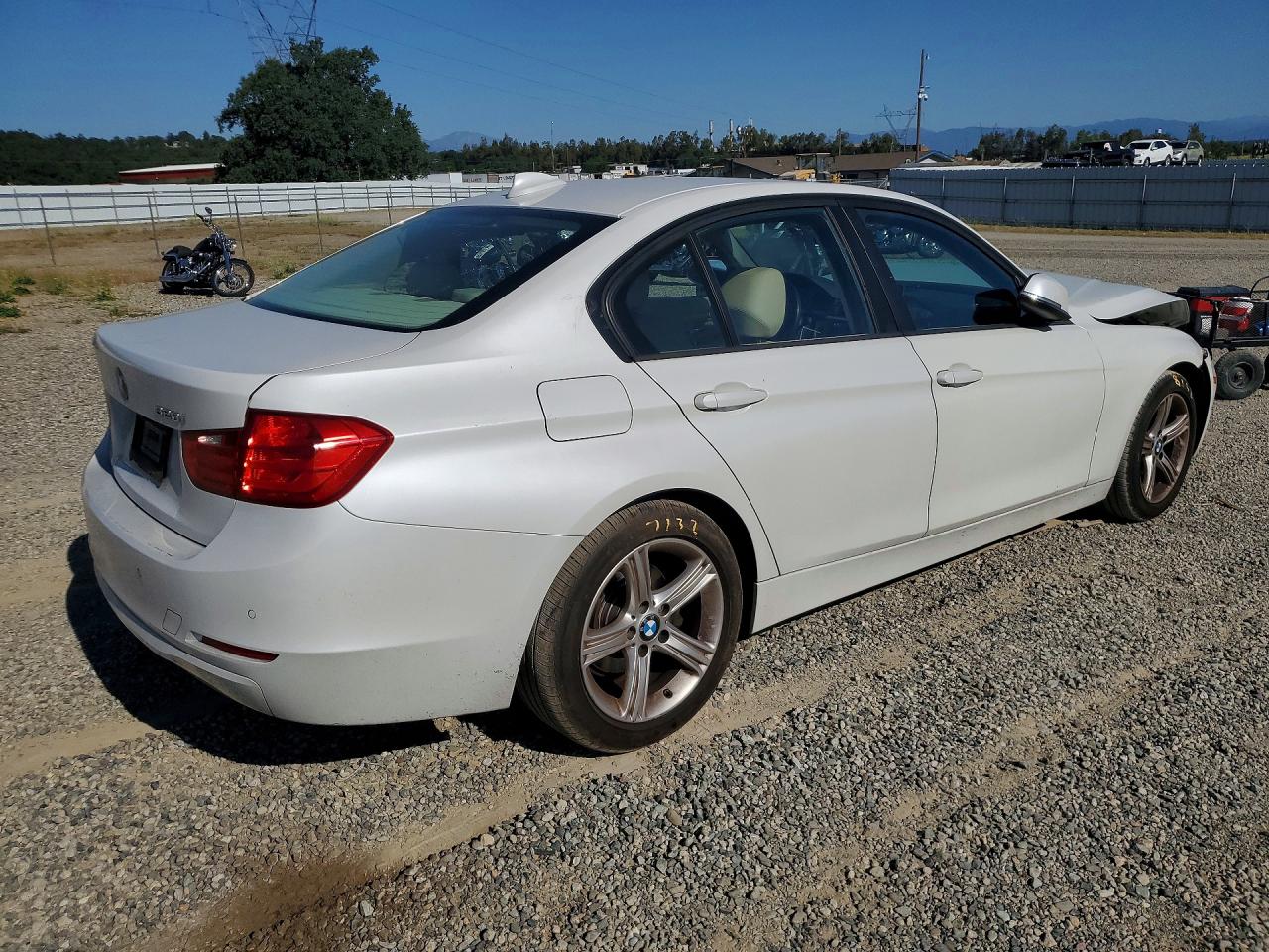 2013 Bmw 320 I White vin: WBA3B1C52DF462872