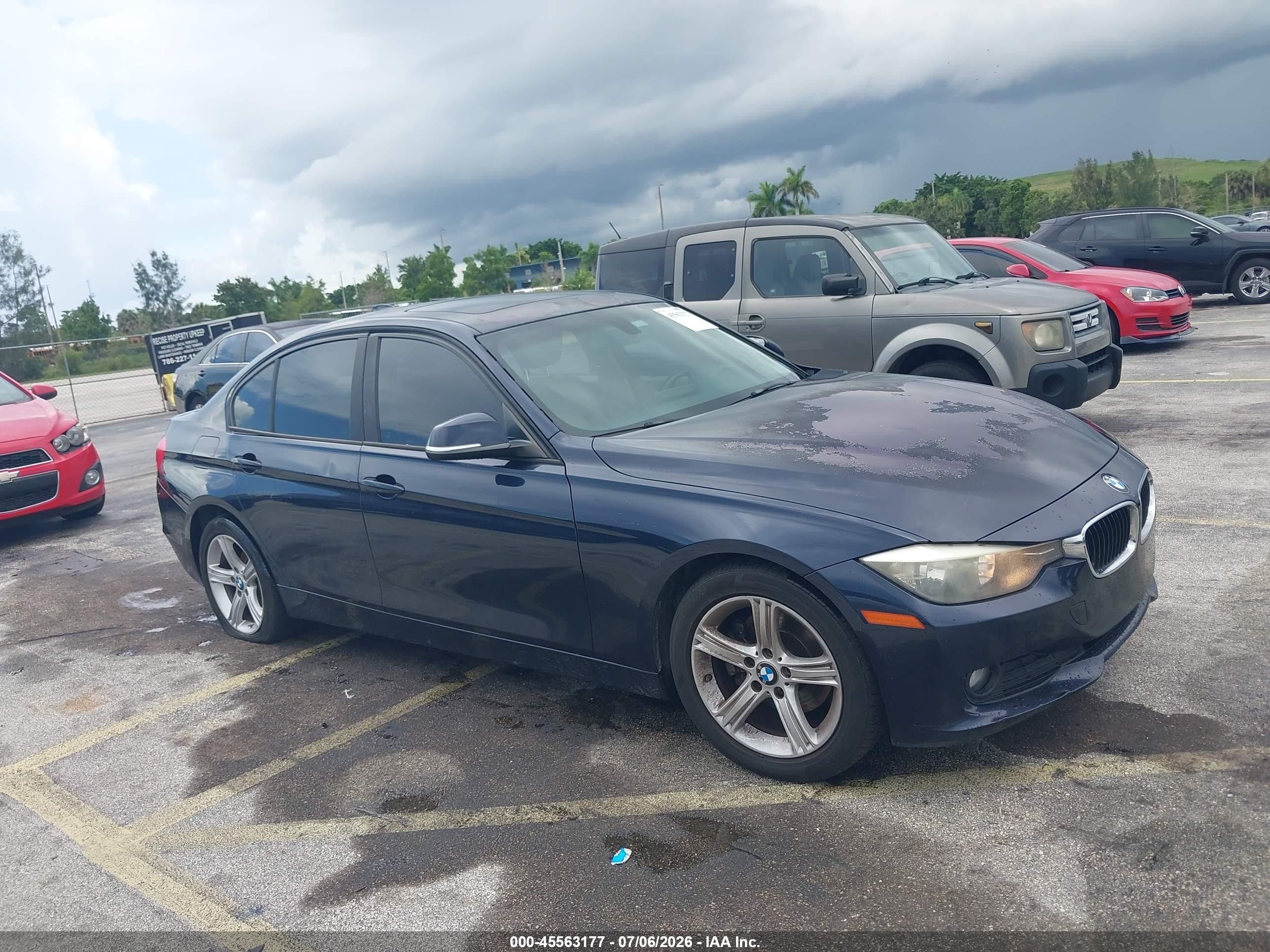 2013 Bmw 320i Blue vin: WBA3B1C52DK128493