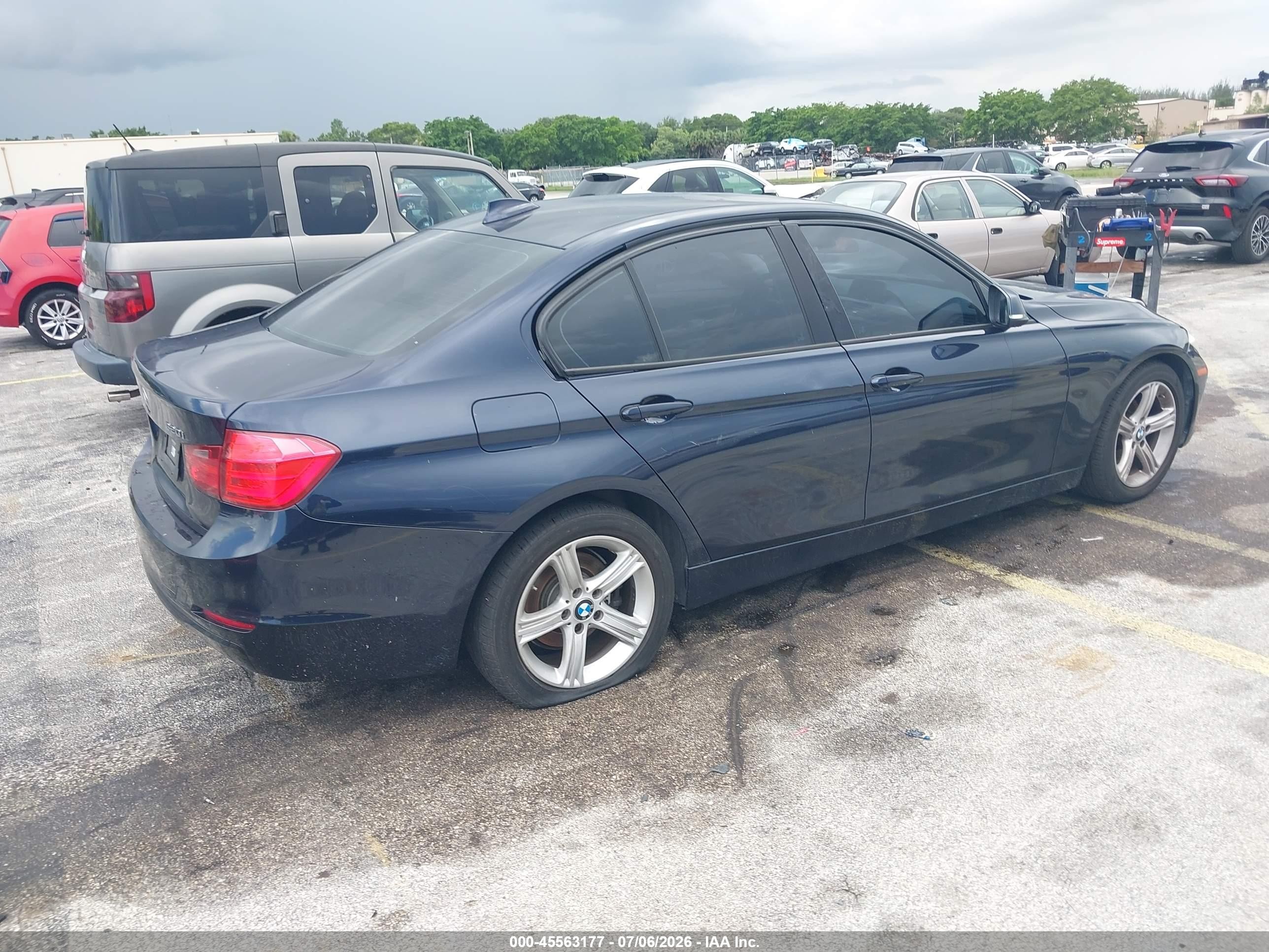 2013 Bmw 320i Blue vin: WBA3B1C52DK128493