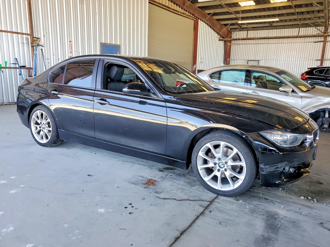 2014 Bmw 320 I Черный vin: WBA3B1C52EK133243