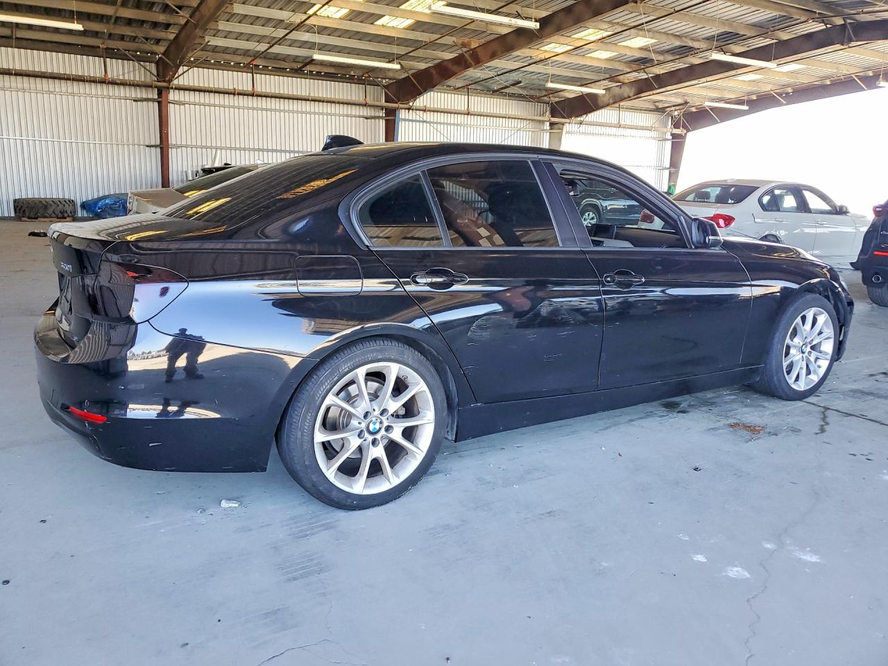 2014 Bmw 320 I Черный vin: WBA3B1C52EK133243