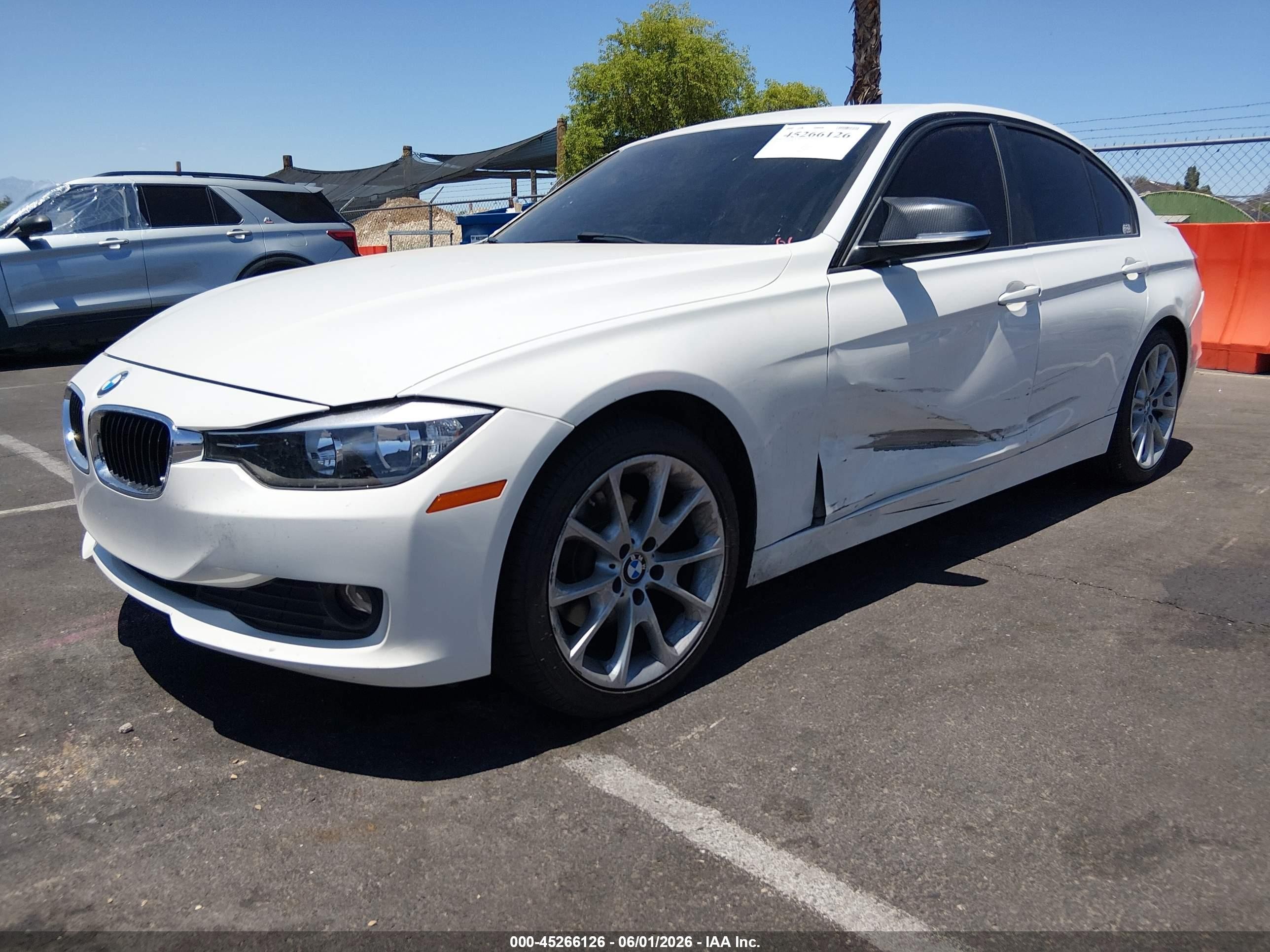 2014 Bmw 320i   White vin: WBA3B1C52EK133940