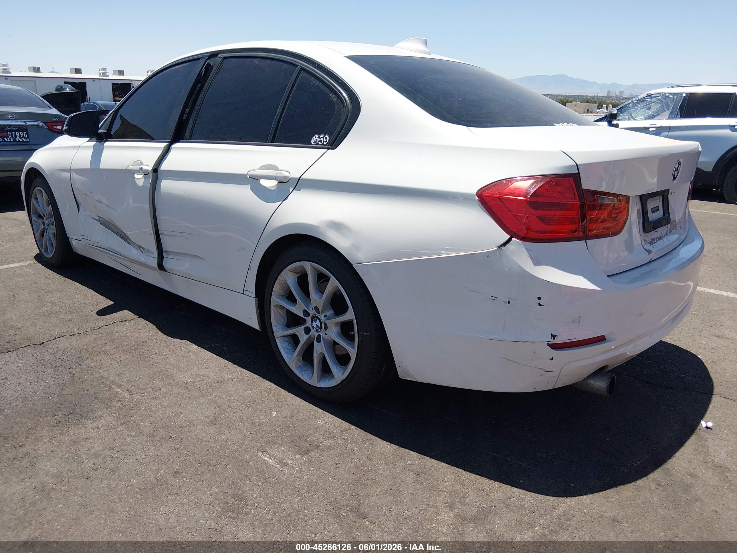 2014 Bmw 320i   White vin: WBA3B1C52EK133940