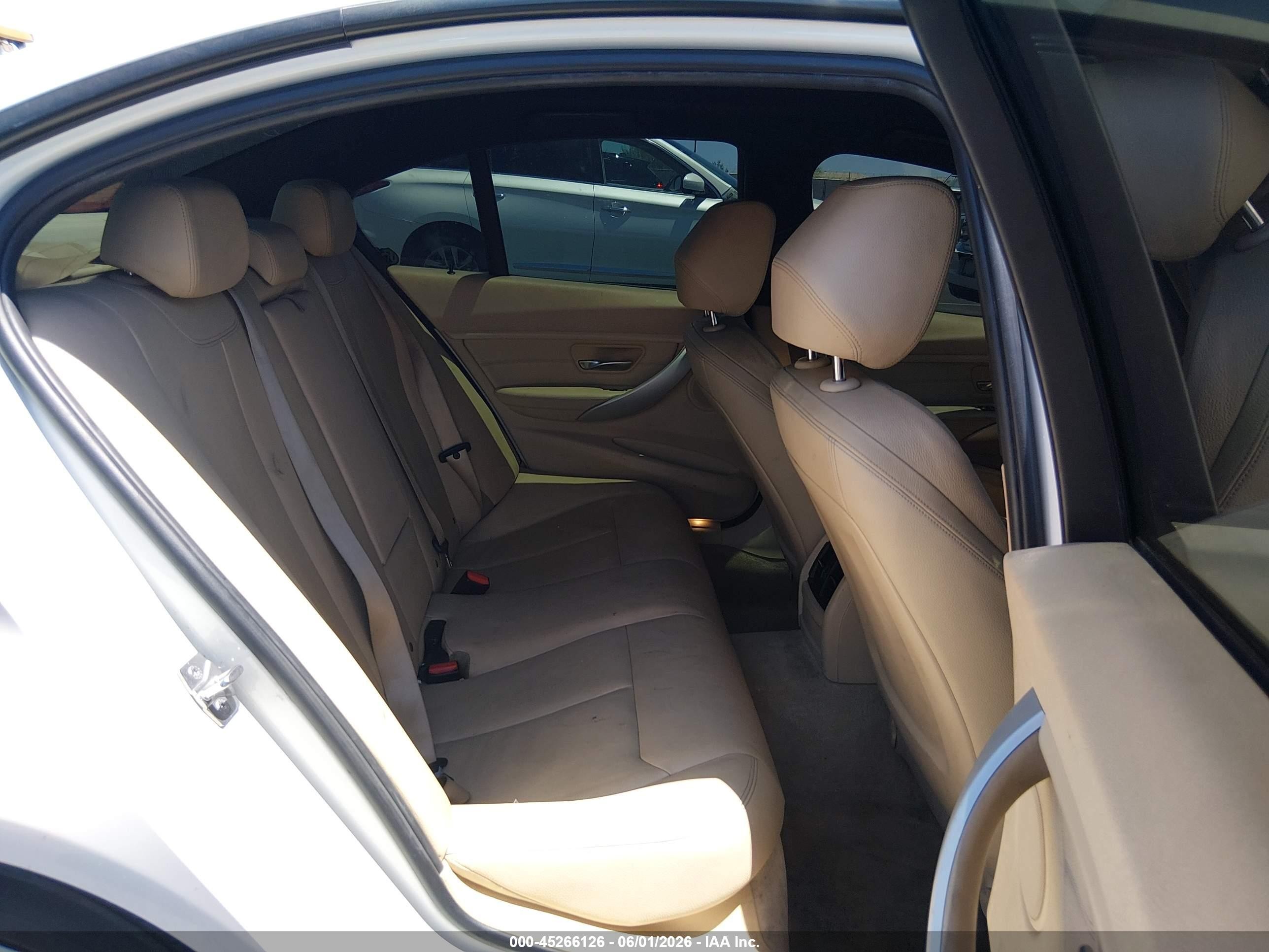 2014 Bmw 320i   White vin: WBA3B1C52EK133940
